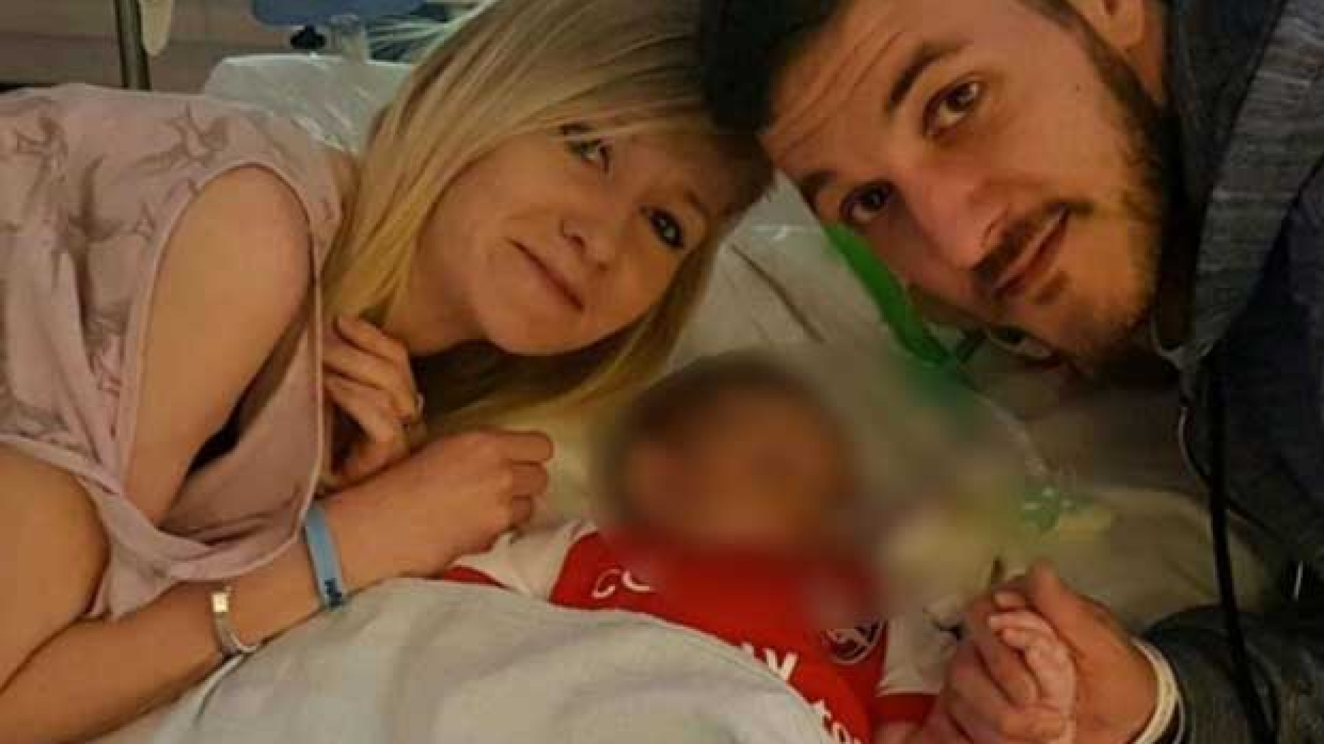 Immagine di Il Papa: cure fino alla fine per Charlie. Il Bambino Gesù: venga da noi a Roma