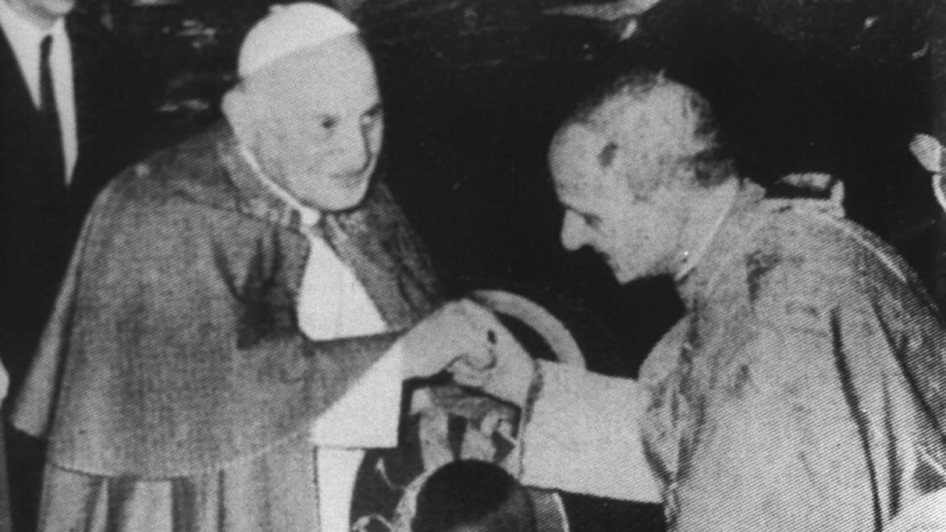 Immagine di Due Papi e tre beati: i pastori ambrosiani dal '900 a oggi