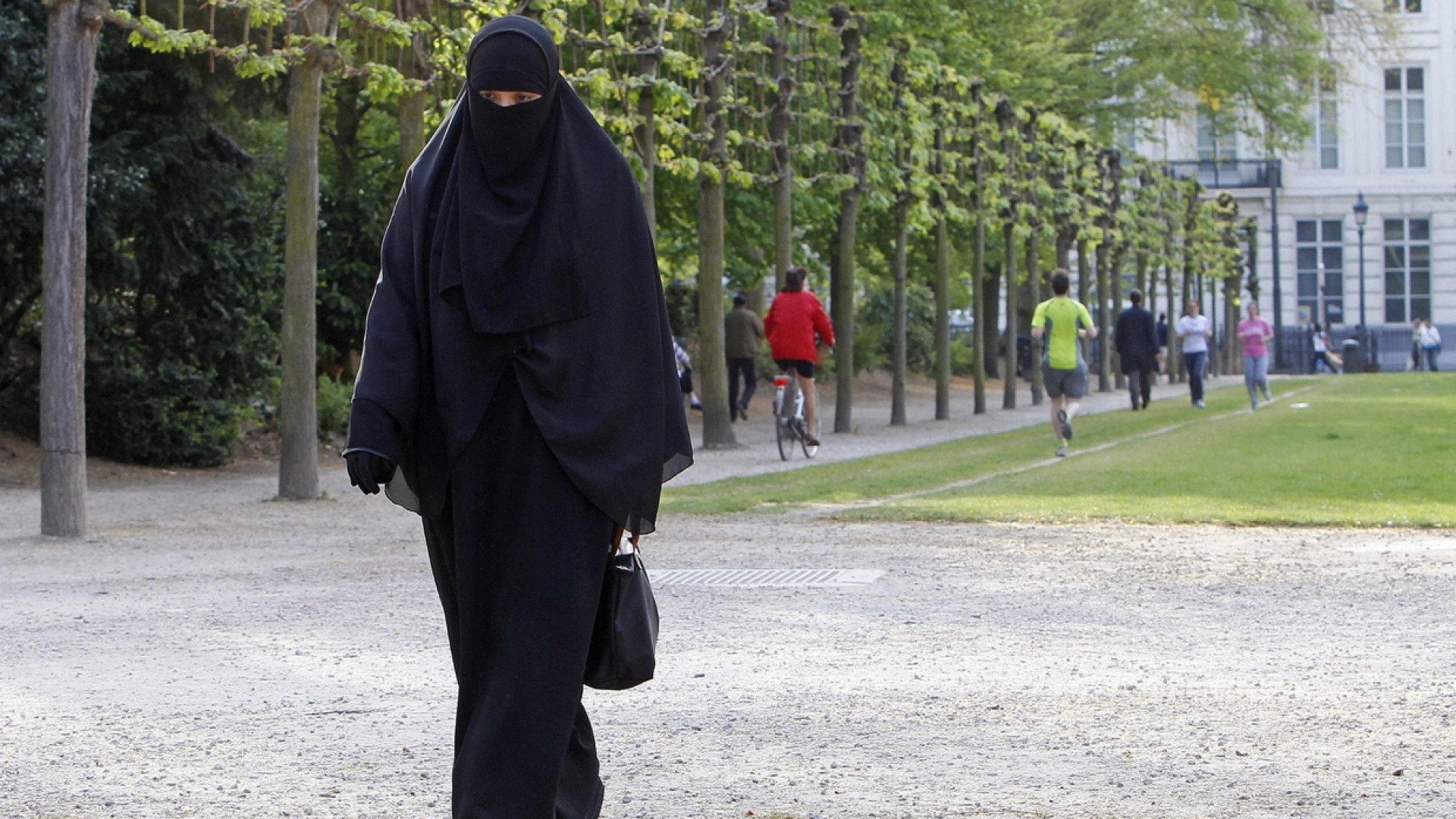 Immagine di Il divieto di portare il niqab non viola i diritti umani
