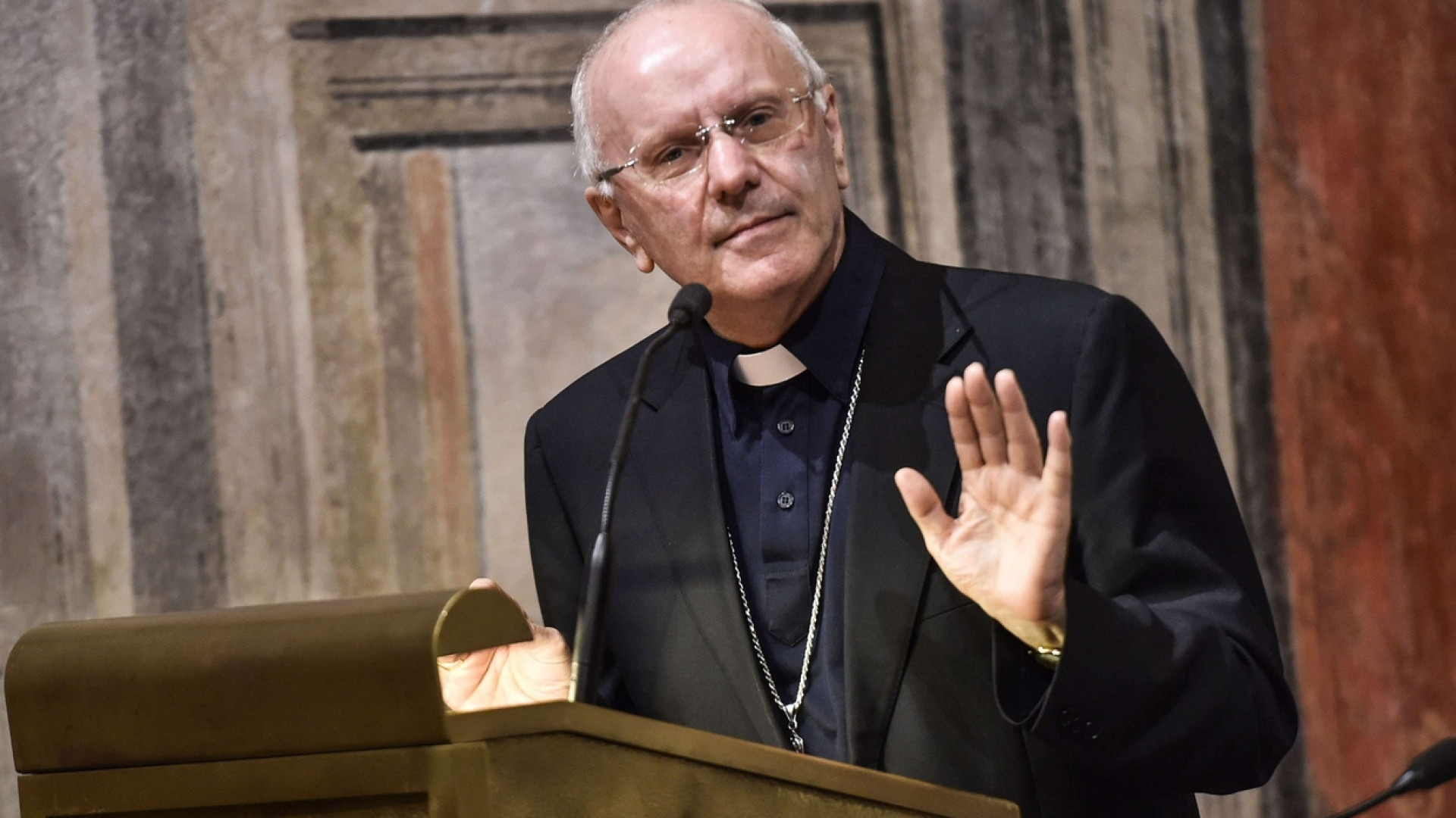 Immagine di Migranti, Galantino: basta parole, è l'ora di politiche responsabili