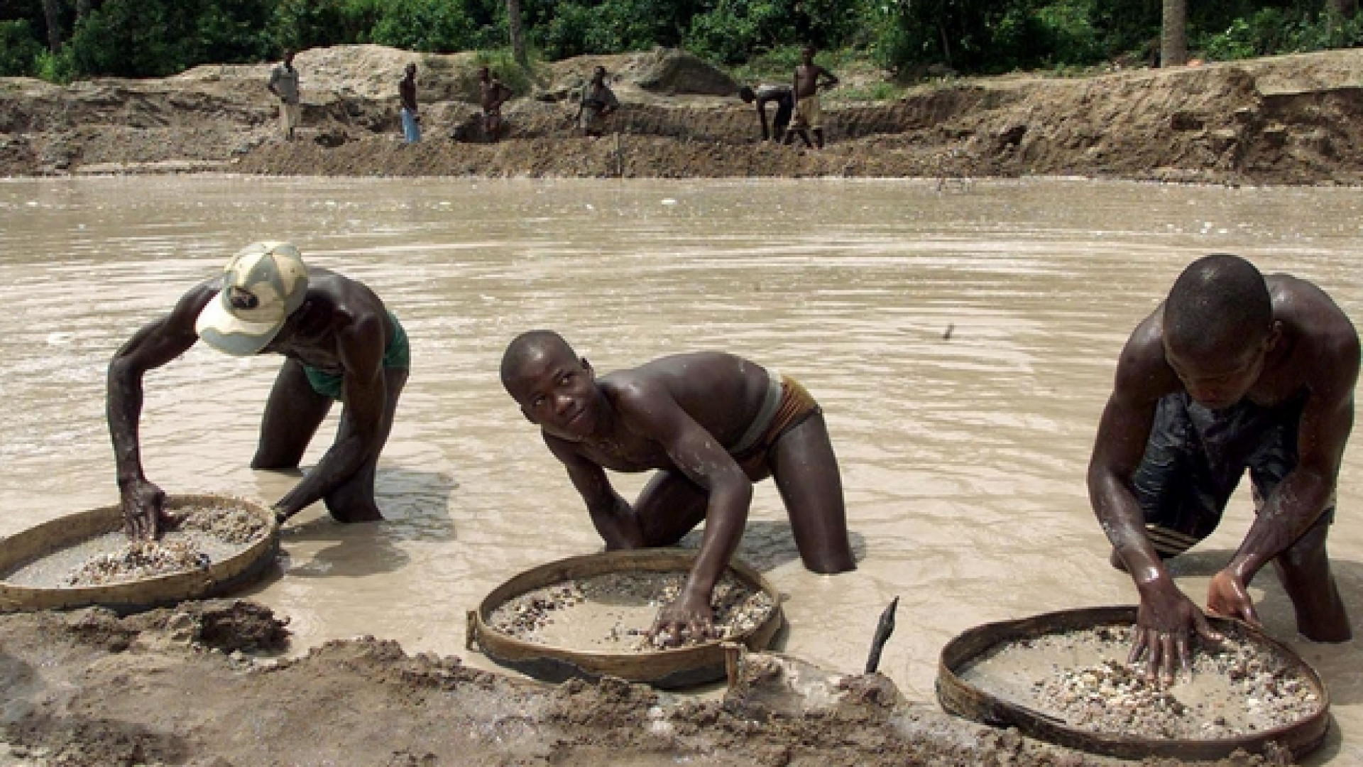 Immagine di Quei diamanti insanguinati che armano le guerre africane
