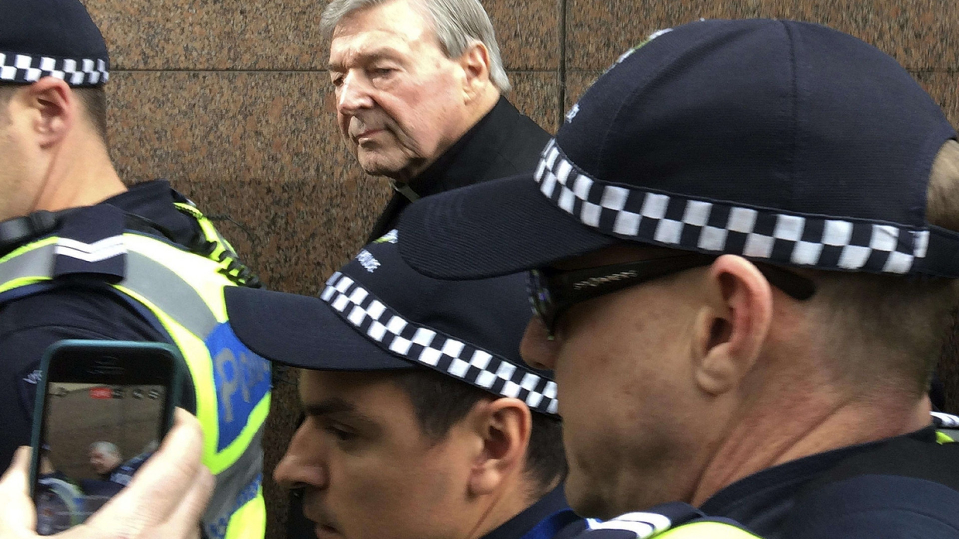 Immagine di Prima udienza per abusi sessuali, il cardinale Pell respinge le accuse