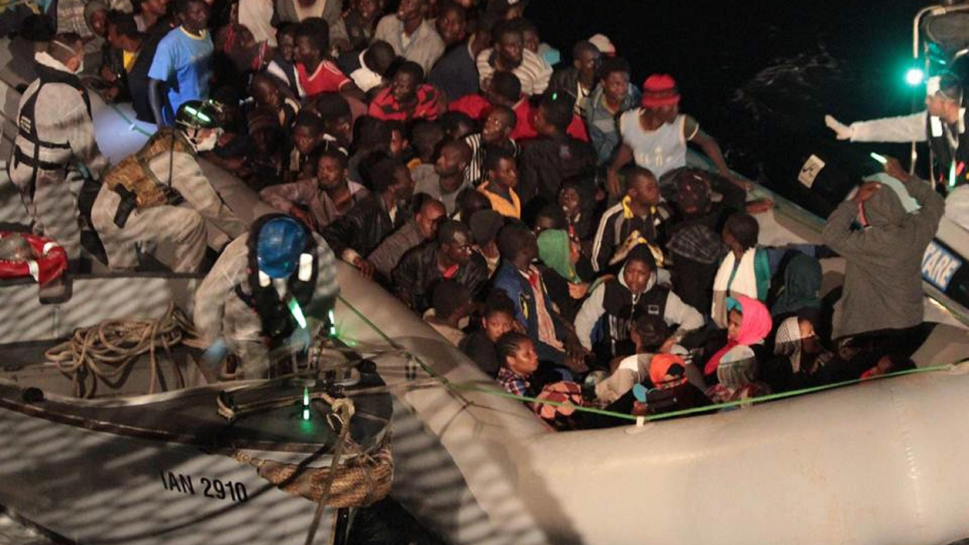 Immagine di Scontro tra Viminale e Ong sul codice di condotta per i salvataggi