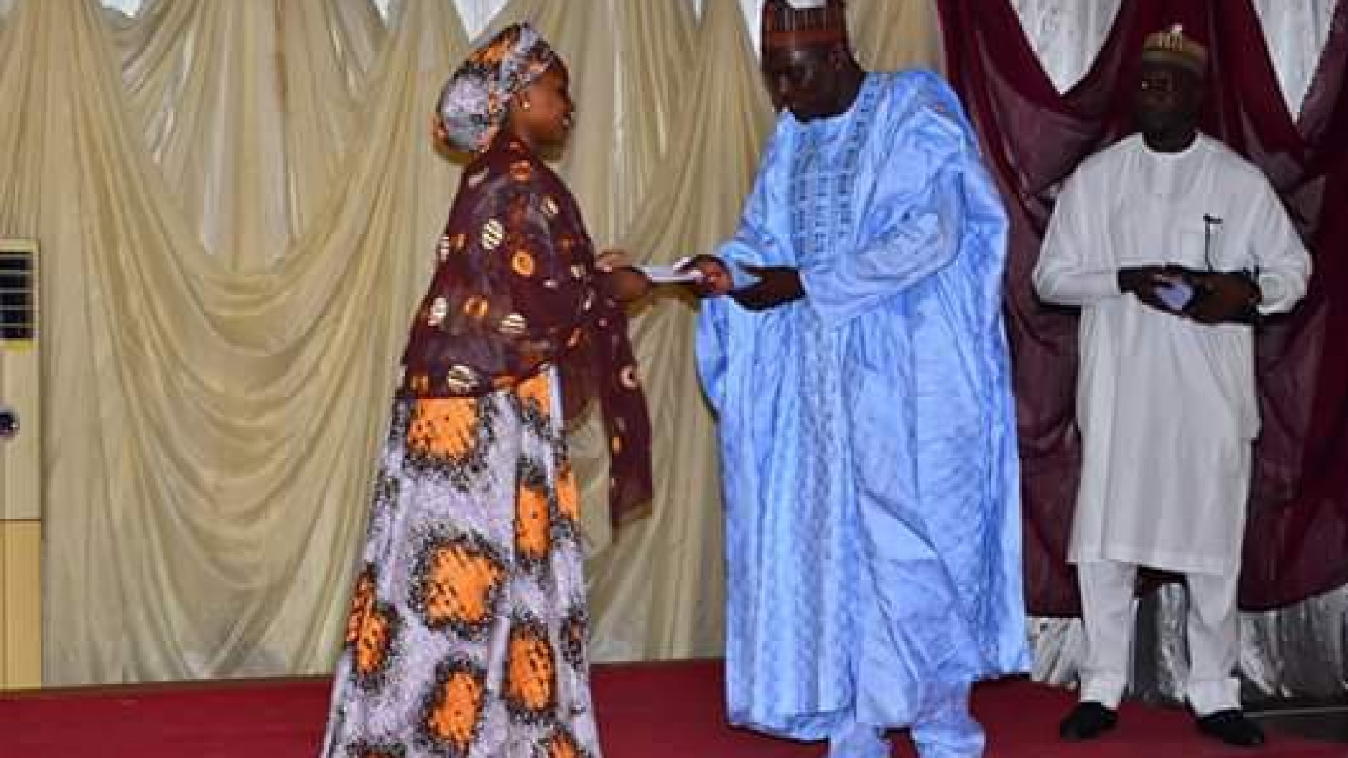 Immagine di Dopo la fuga da Boko Haram diploma per 42 ragazze di Chibok