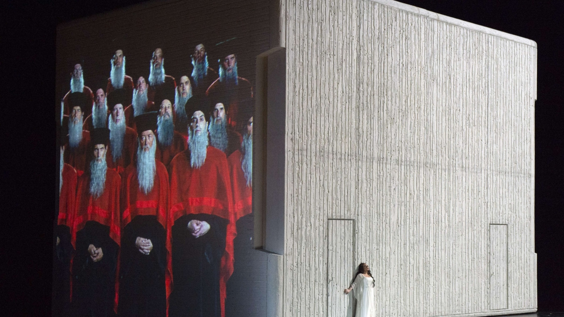 Immagine di A Salisburgo l'Aida di Riccardo Muti e Shirin Neshat contro ogni guerra