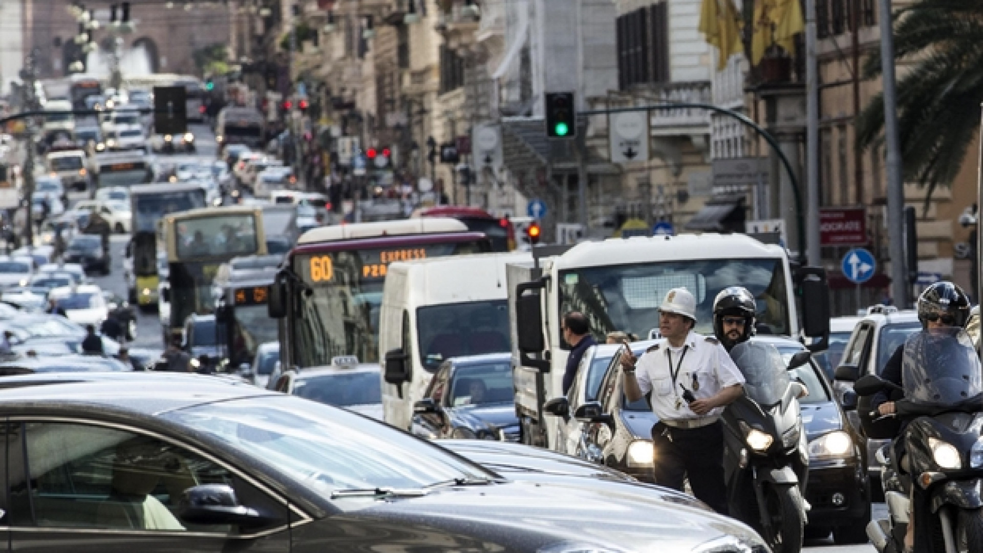 Immagine di Italiani, campioni d'Europa per uso dell'auto