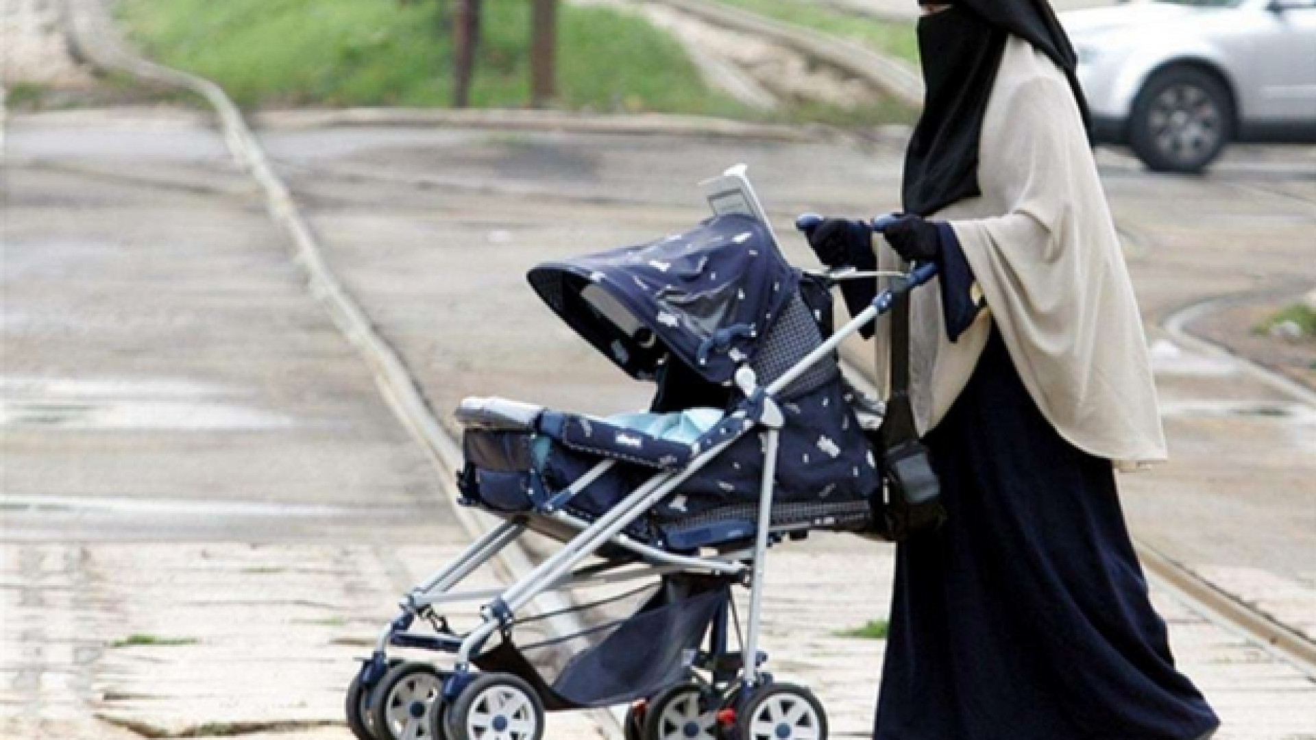 Immagine di Bambina cristiana affidata a islamici: «Fondamentale il rispetto reciproco»