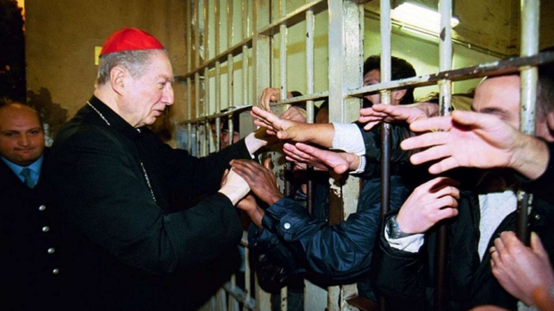 Immagine di Così il cardinale Martini disarmò i terroristi
