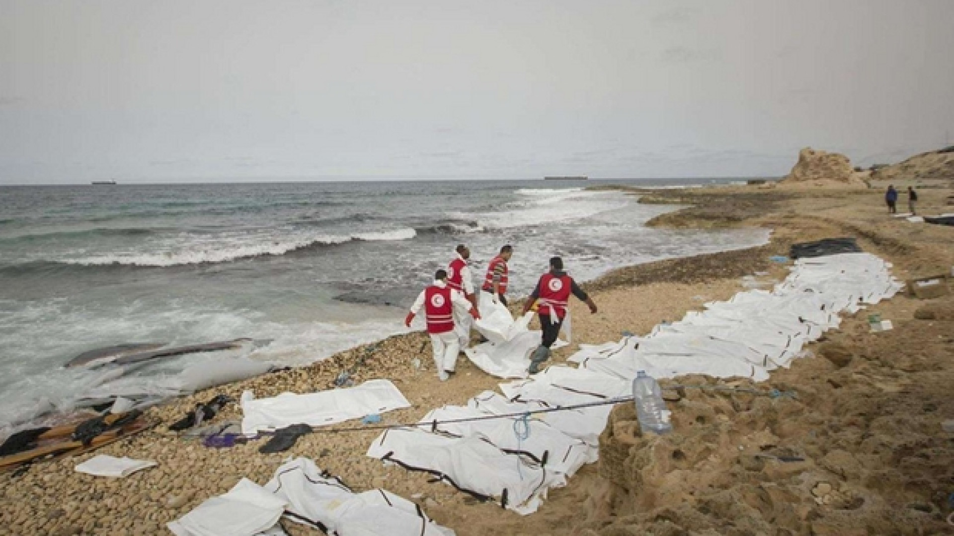 Immagine di Gli orrori libici: fosse comuni per i migranti uccisi in viaggio