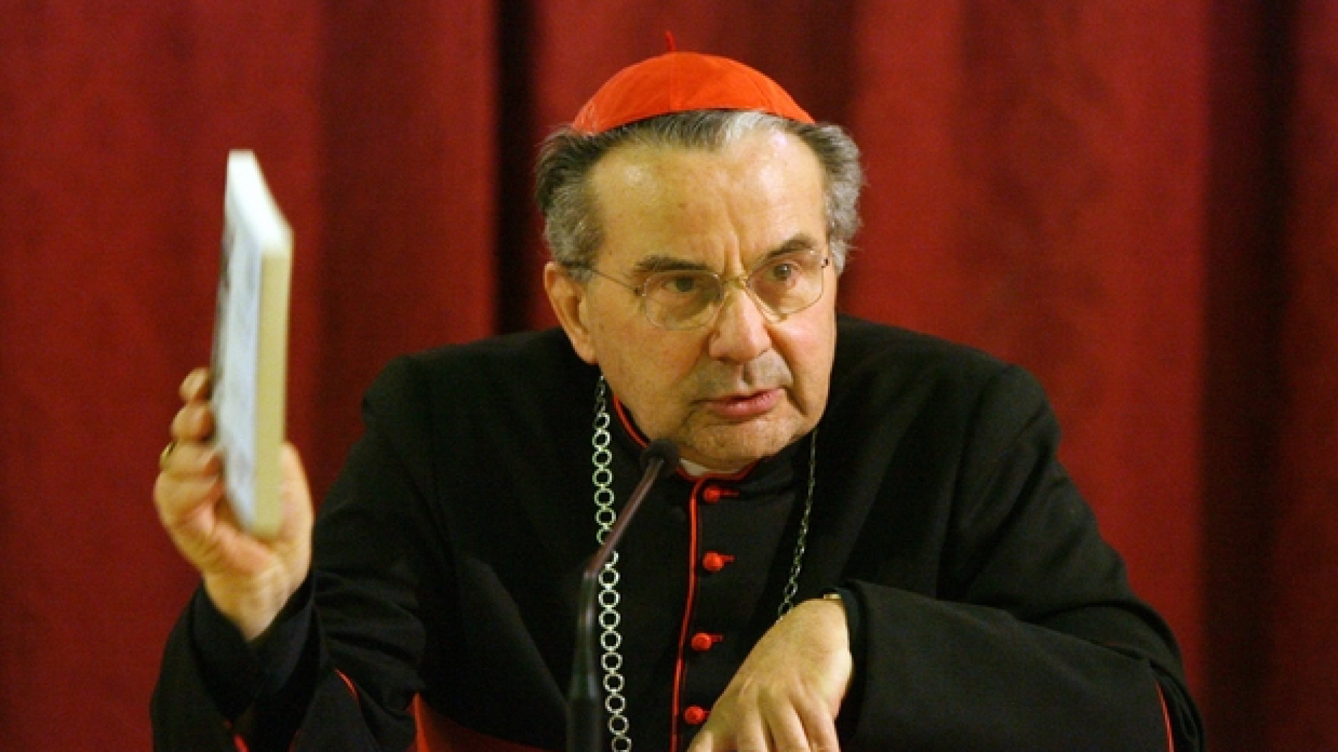 Immagine di Sabato il funerale del cardinale Caffarra, una vita per la famiglia