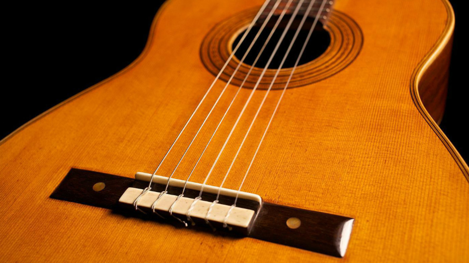 Immagine di I segreti di Antonio de Torres lo Stradivari della Chitarra in mostra al Museo del Violino