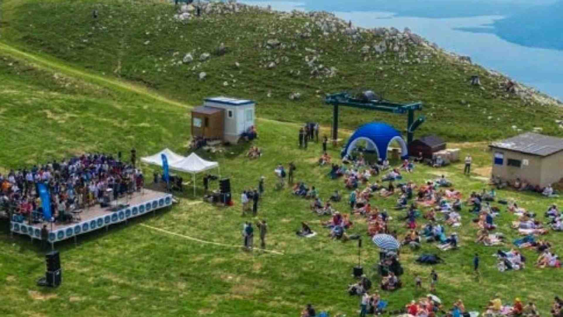 Immagine di Sul monte Baldo il coro dell'Arena