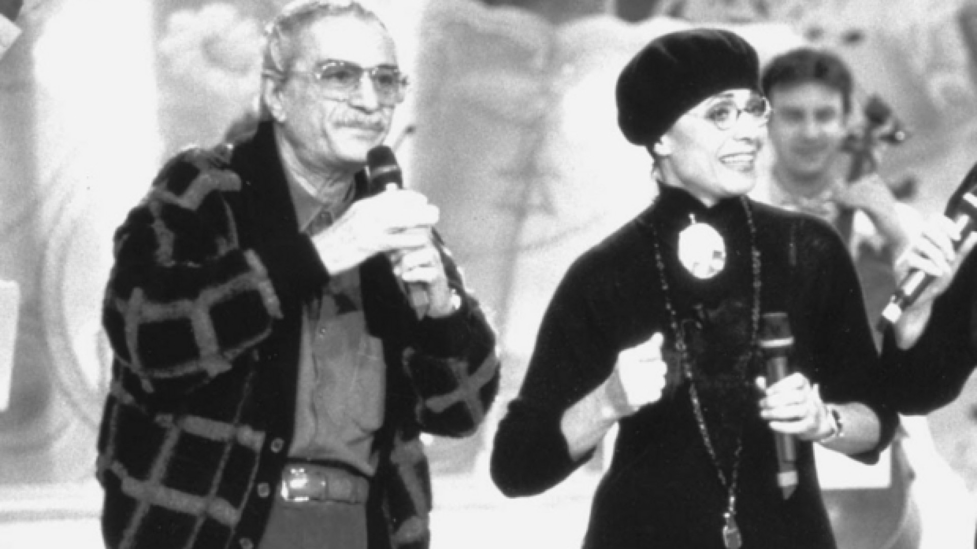Immagine di La vita di Manfredi in tv. La moglie: «Quel giorno davanti a Wojtyla»