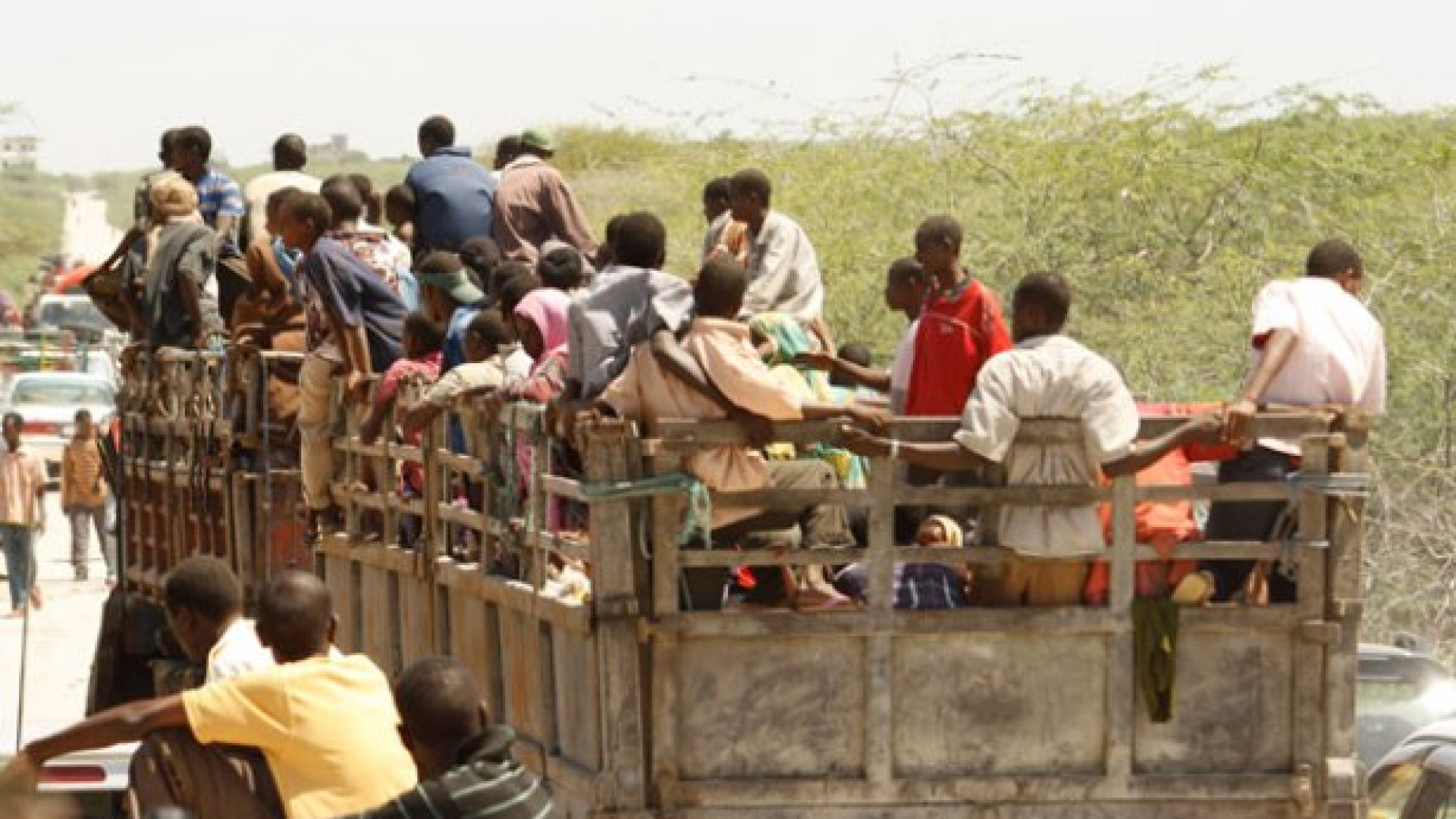 Immagine di Bambini in fuga dal reclutamento forzato dei jihadisti shabaab, altre stragi