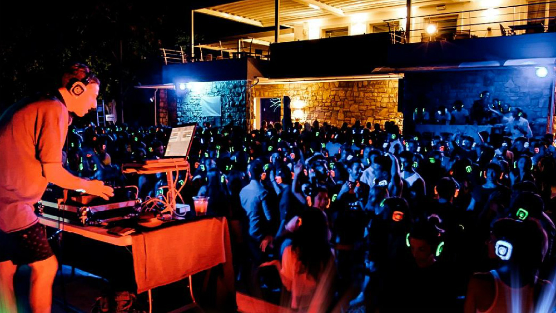 Immagine di Arriva il Silent Party musica in cuffia per stare in compagnia