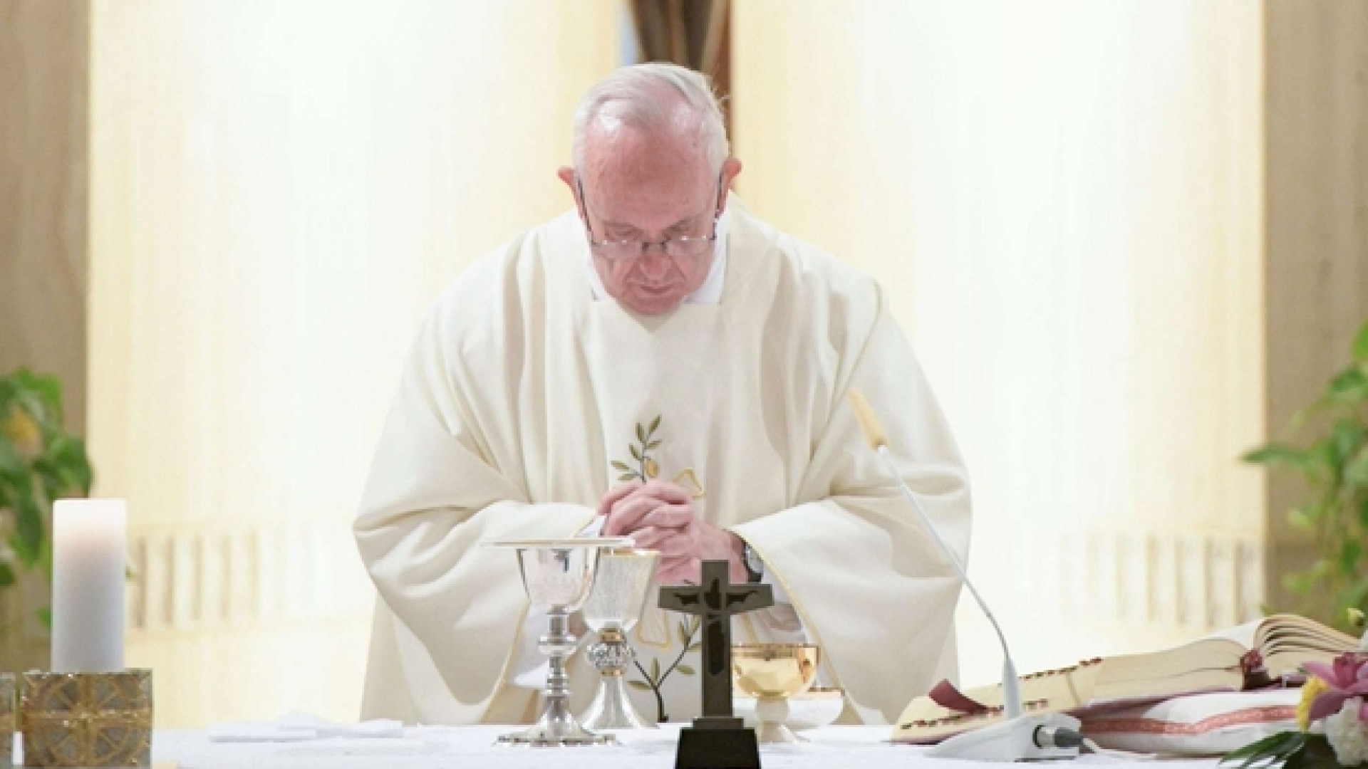 Immagine di Papa Francesco: gli arcangeli inviati per accompagnarci nella vita