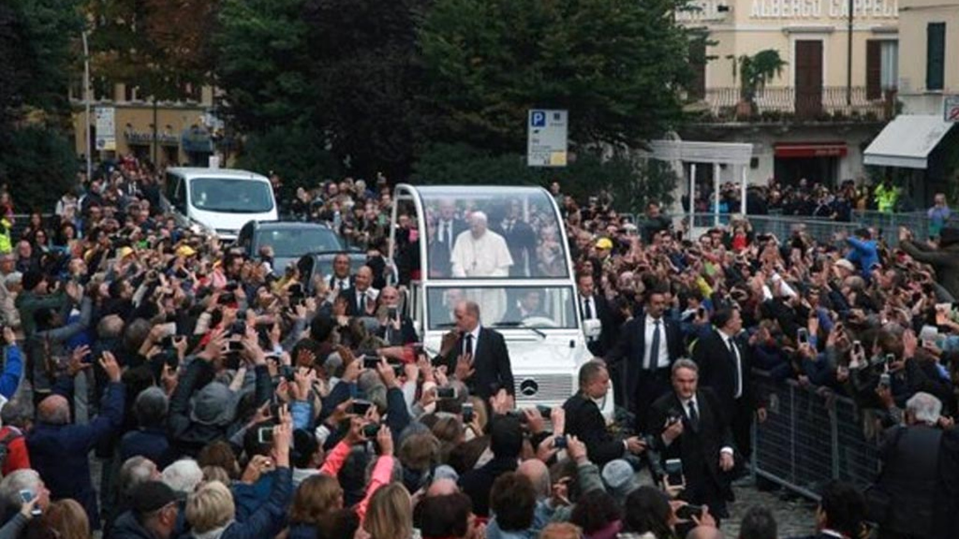 Immagine di Francesco a Cesena: ripartire dalla rivoluzione della tenerezza