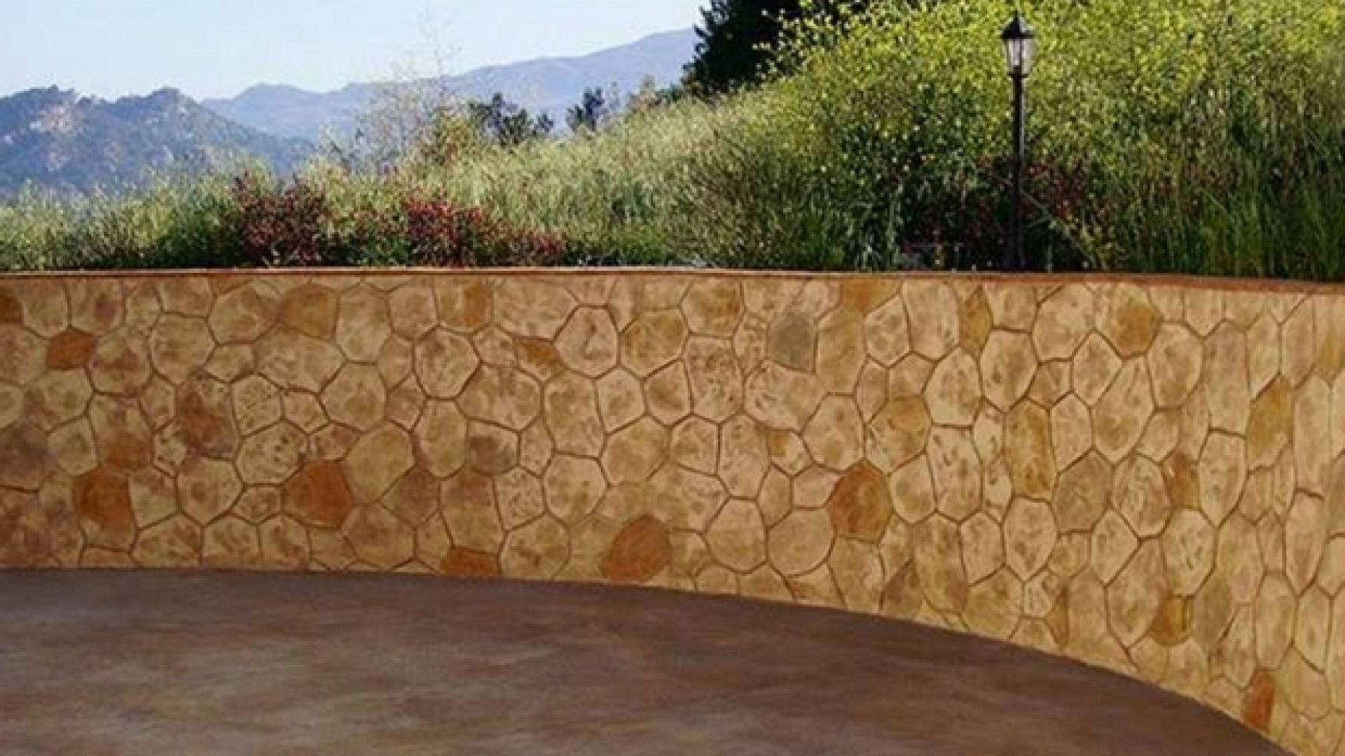 Immagine di Ricky Rock, pietre colorate che diventano design