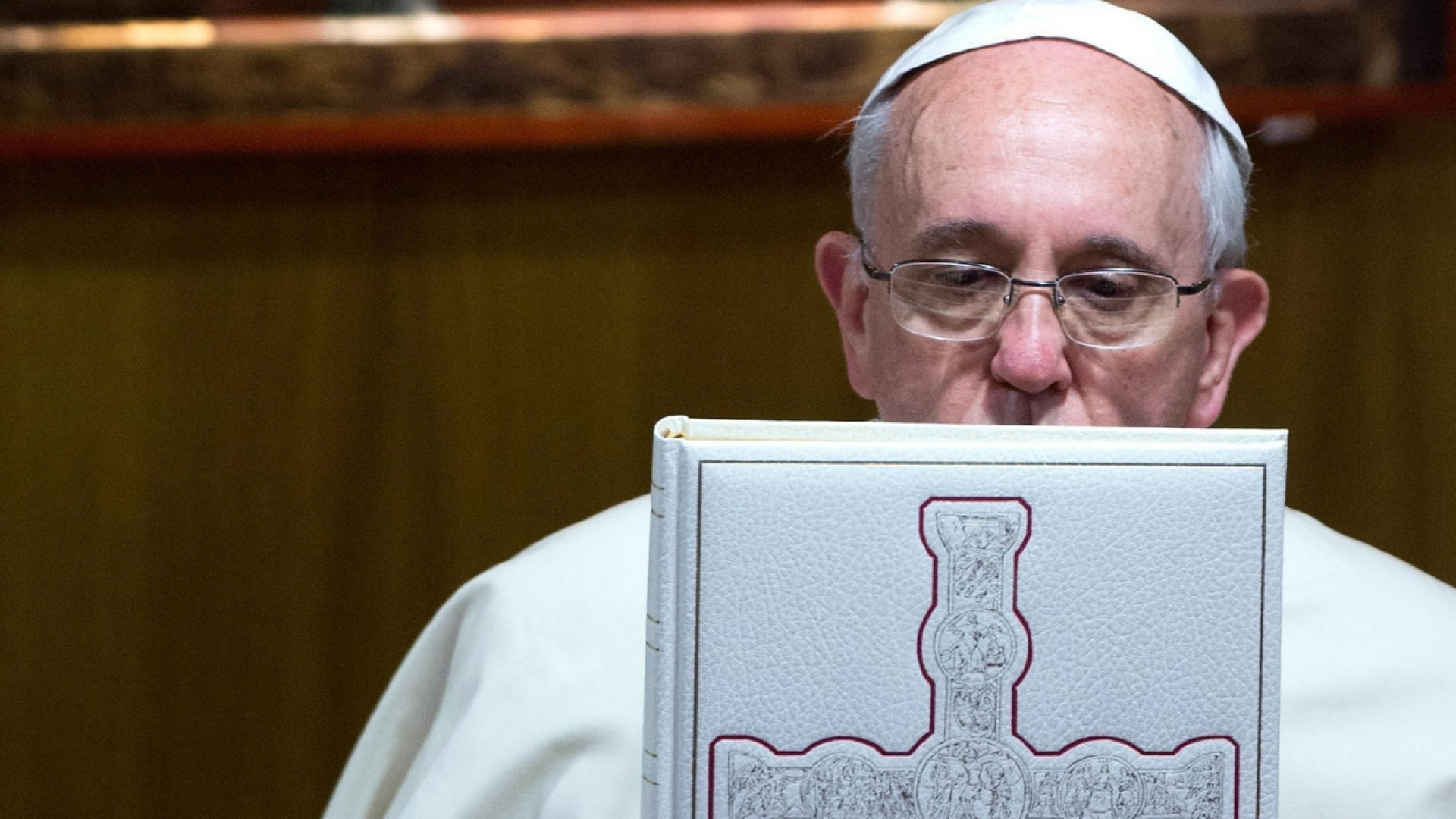 Immagine di Il Papa: portare la Bibbia in tutti i luoghi senza paura. Anche sul web
