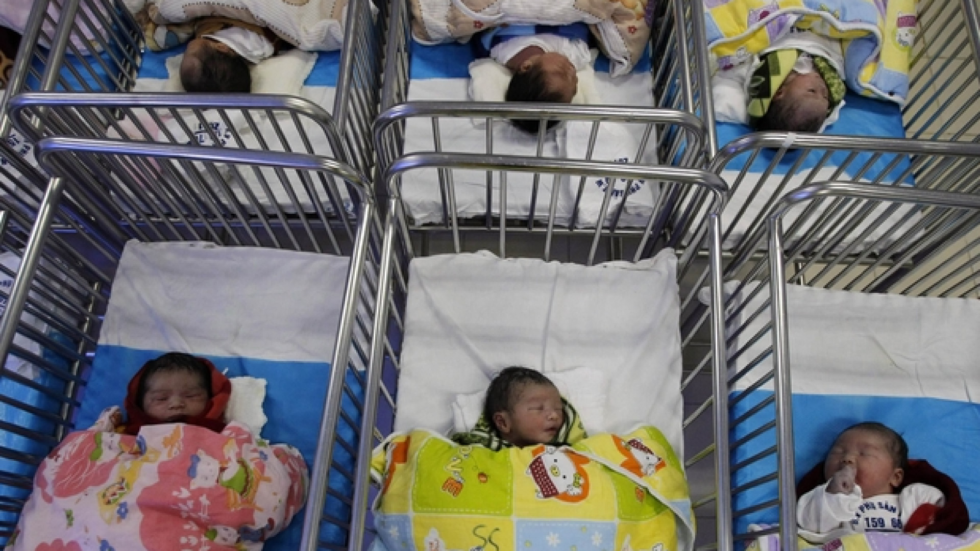 Immagine di Così i figli di stranieri (14%) sostengono le nascite