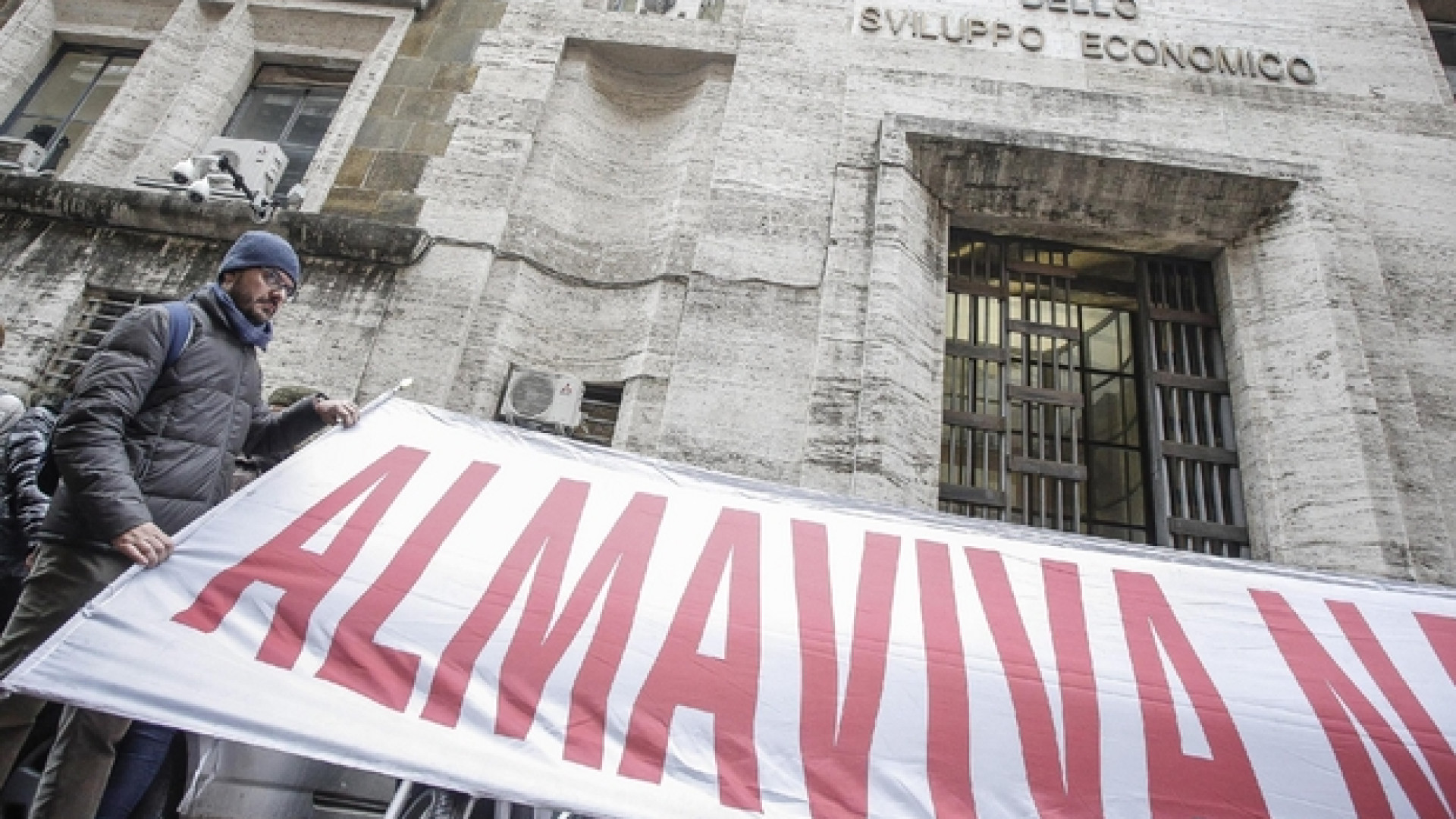 Immagine di Stop del governo ad Almaviva: no ai trasferimenti a Rende