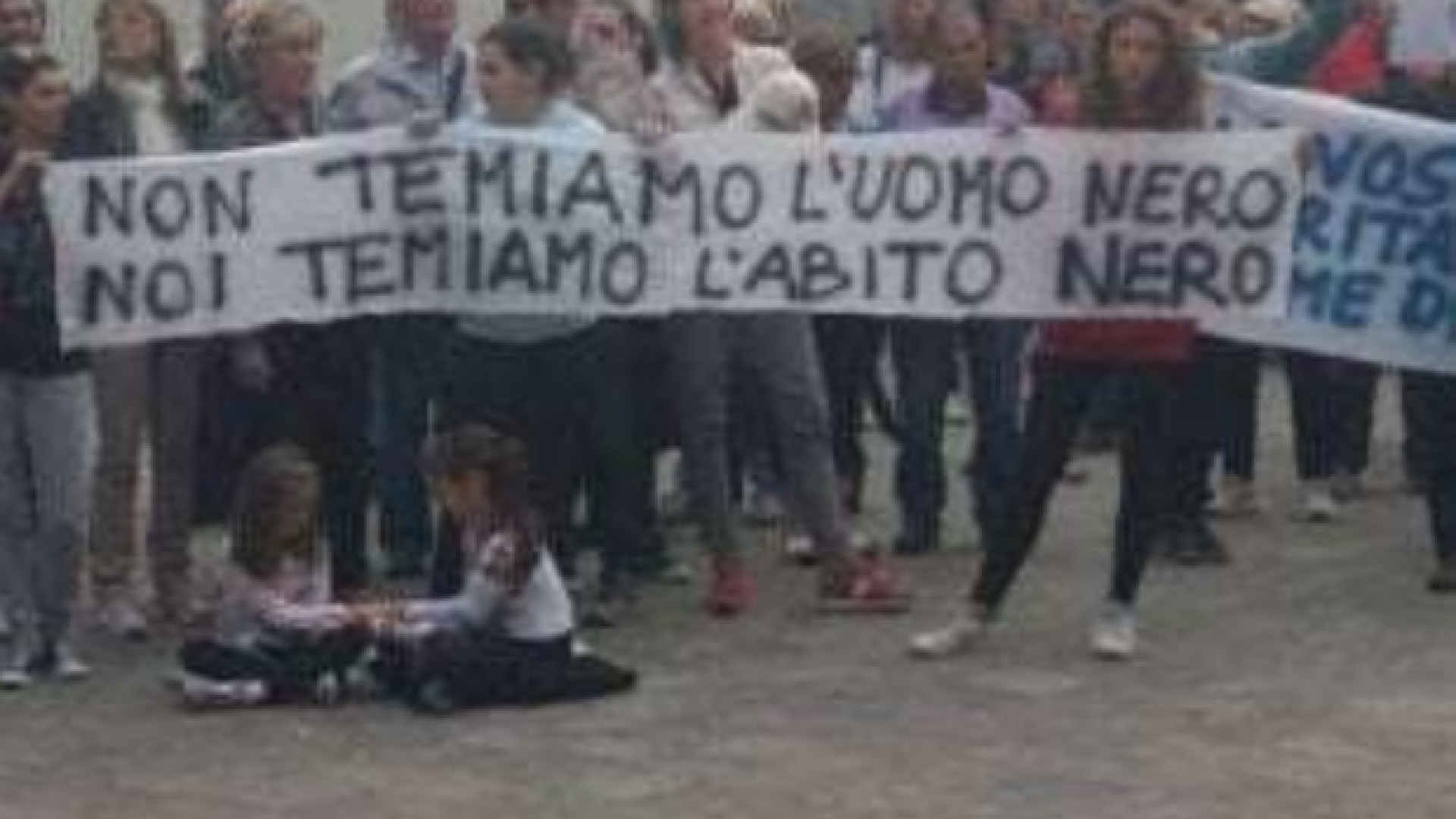 Immagine di Ricatti e molotov. L'escalation di odio