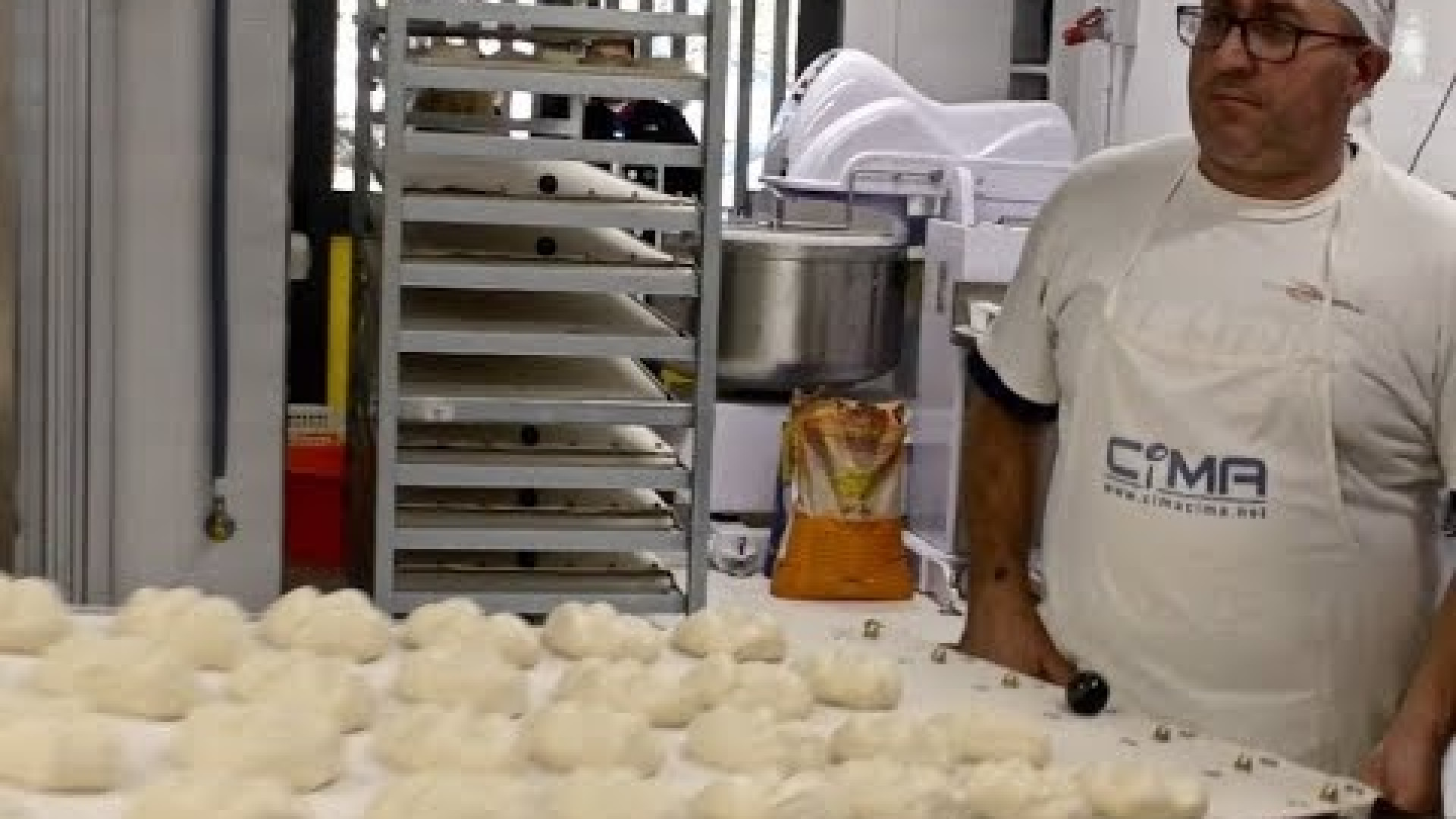 Immagine di Torna al suo lavoro Valerio, che perse figli e moglie