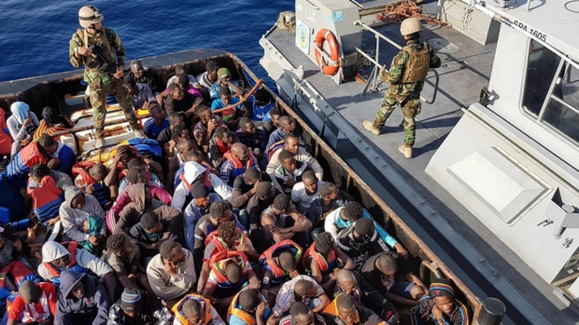 Immagine di La Marina libica «invia» i migranti in Italia. Altri morti in mare