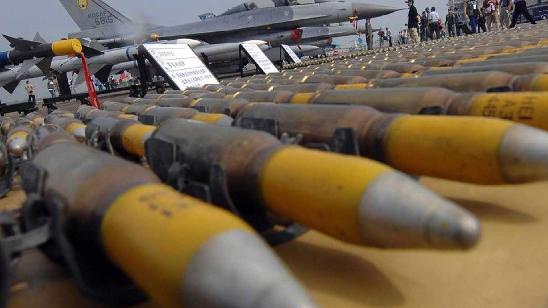 Immagine di La strana scelta: su le spese militari