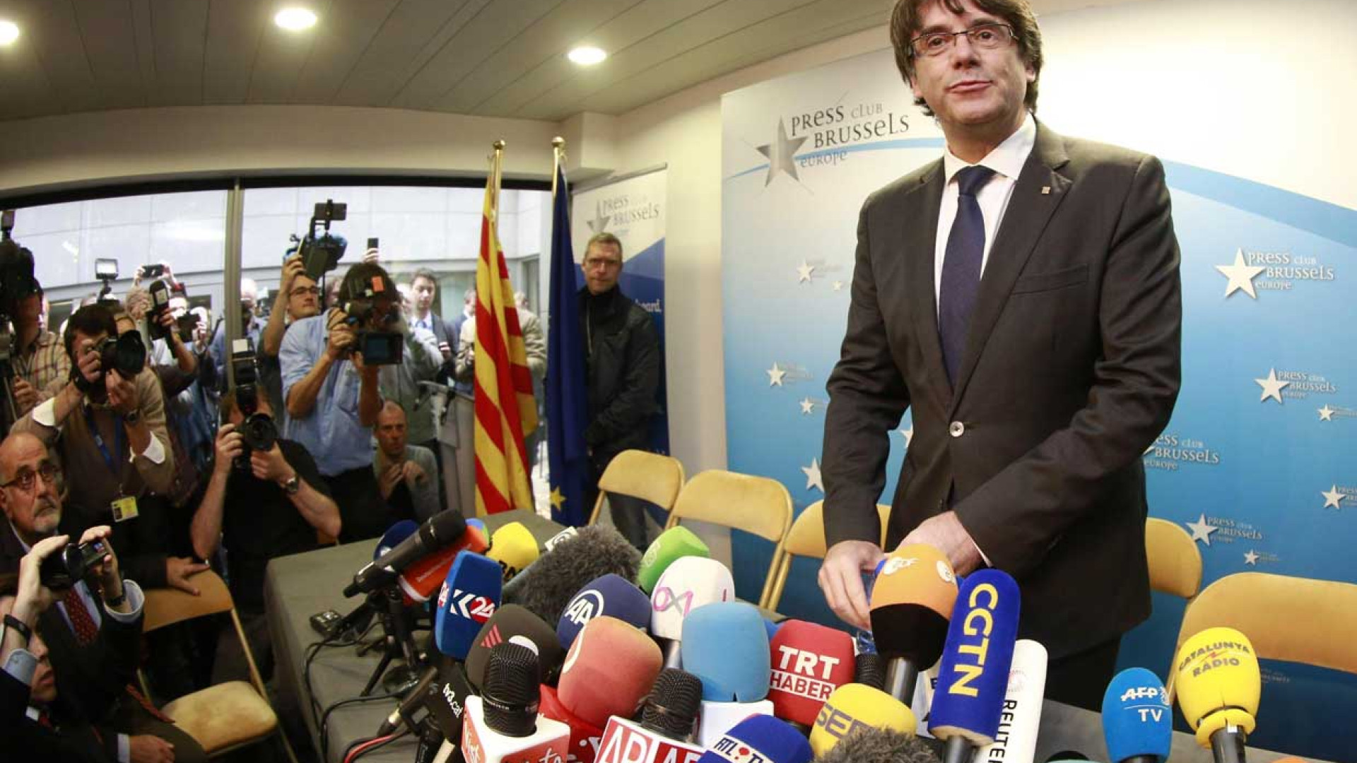 Immagine di Il giudice del Belgio concede la libertà condizionata a Puigdemont