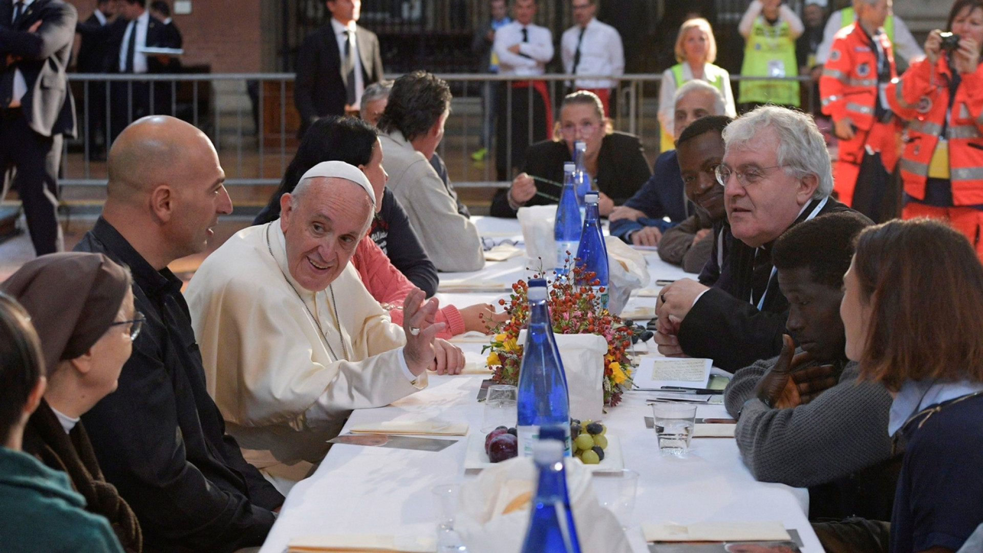 Immagine di Oltre 6.000 poveri a Roma accanto al Papa; le iniziative in Italia (e oltre)