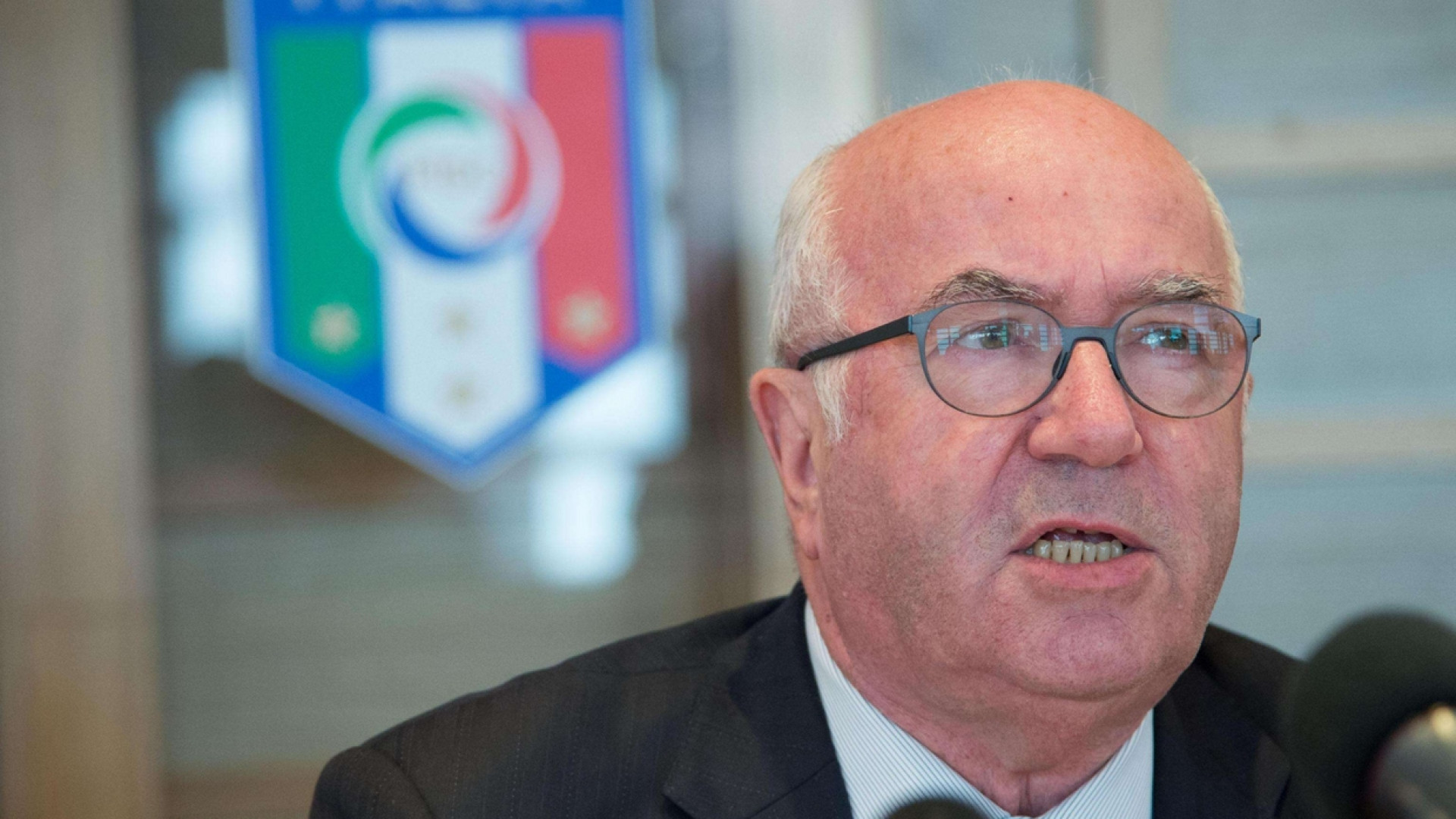 Immagine di Le dimissioni show di Tavecchio da presidente Figc