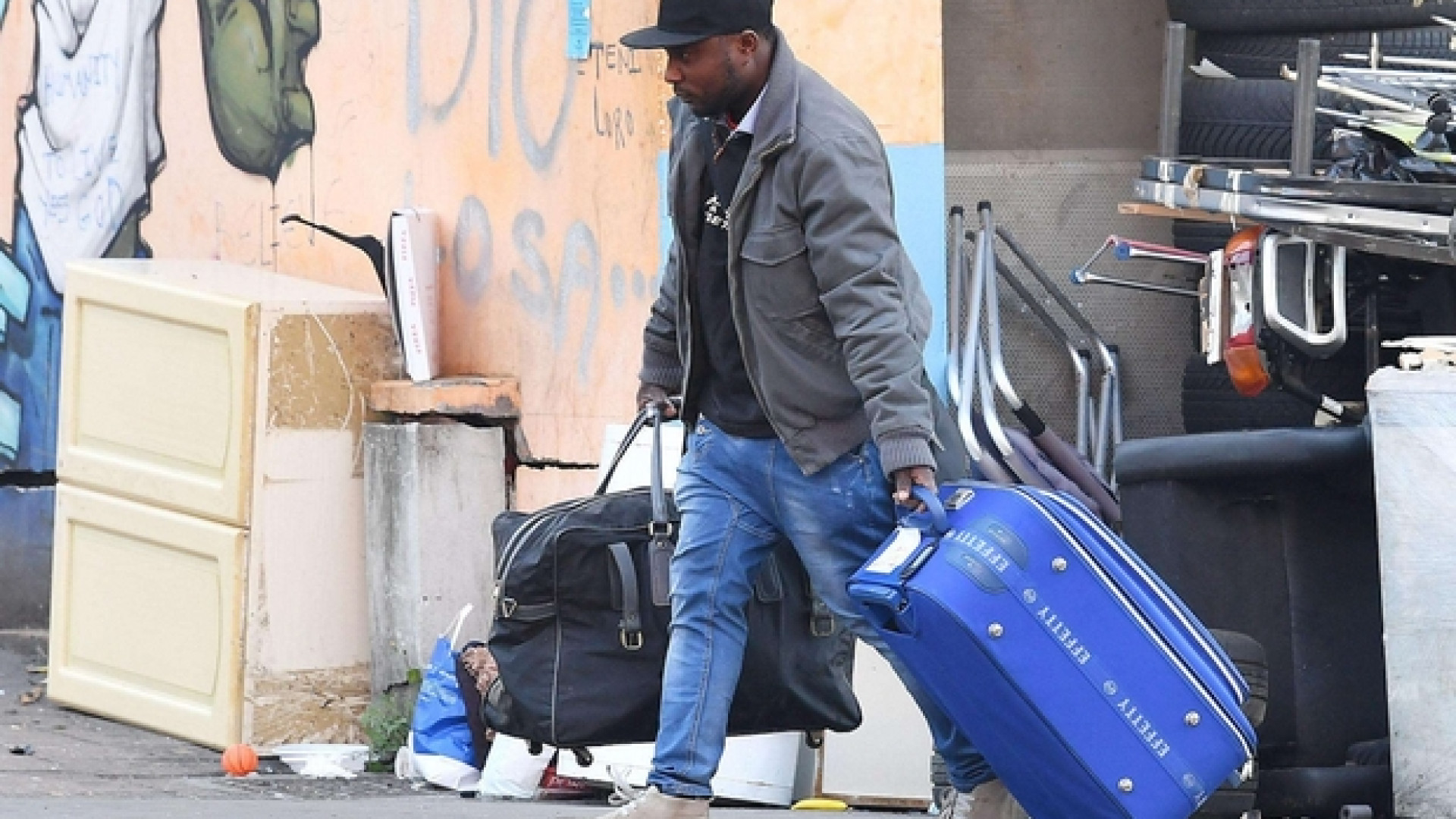 Immagine di Al via sgombero del Villaggio olimpico. 80 migranti ospitati dalla diocesi