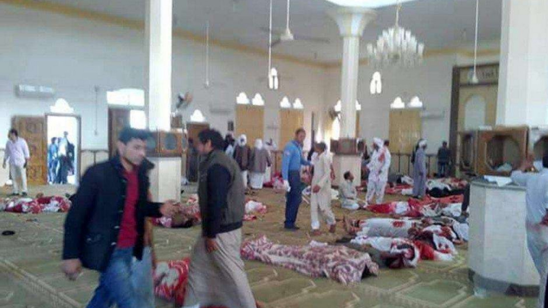 Immagine di Sinai, bomba fa strage in moschea: 305 morti
