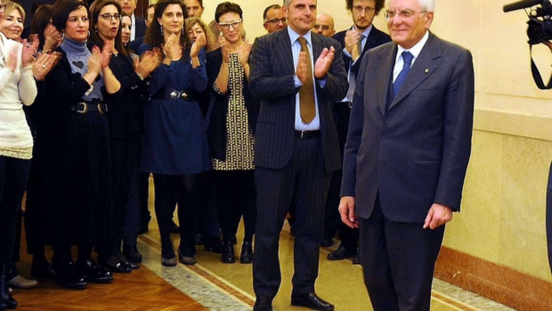 Immagine di Mattarella: ripresa si diffonde, difficoltà accesso al credito