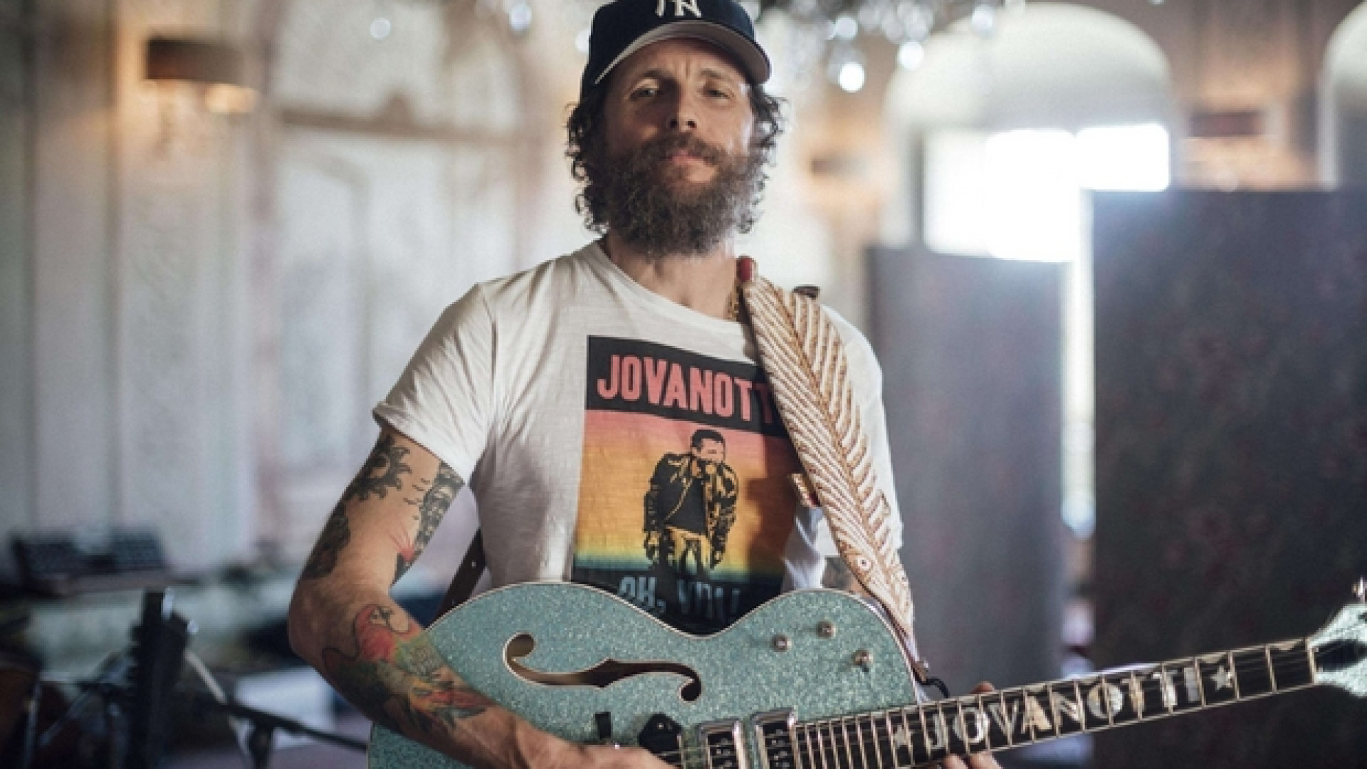 Immagine di Jovanotti: «Nel nuovo album più essenziale torno me stesso»