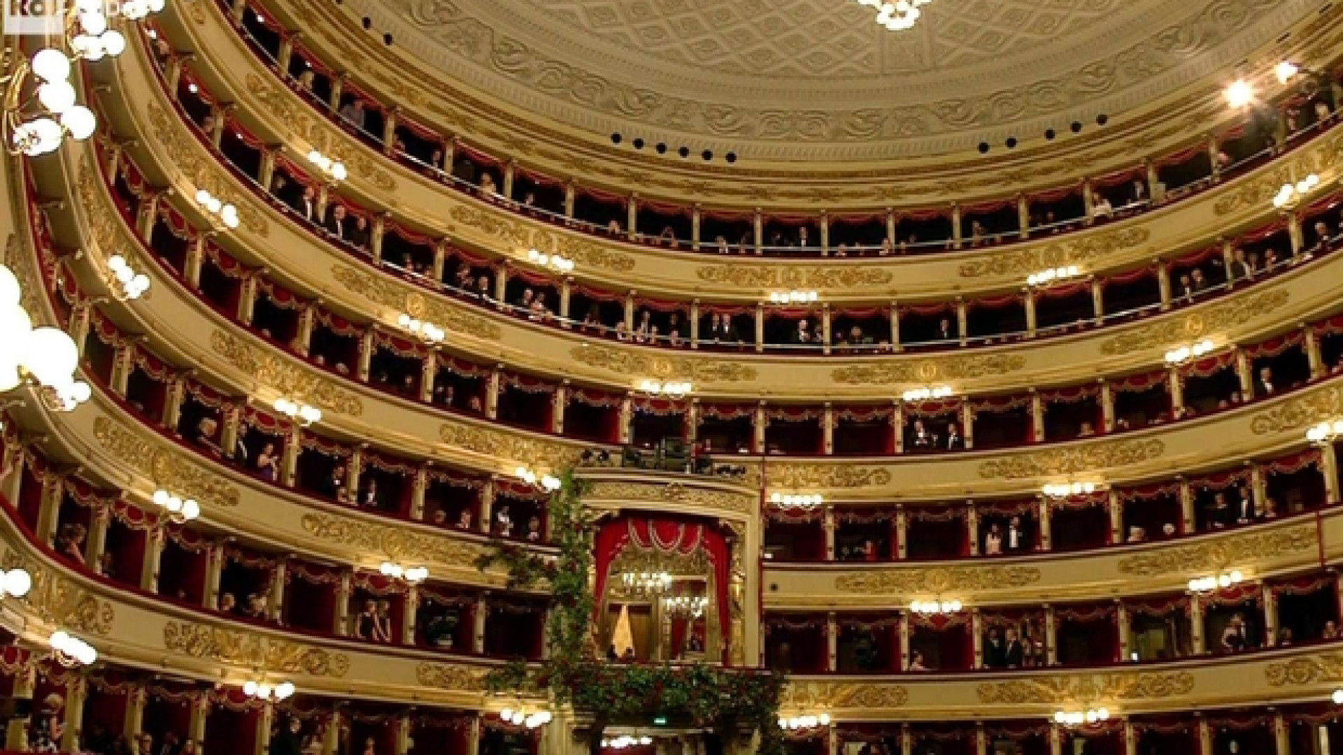 Immagine di Scala, la Prima con «Andrea Chénier» senza vip ma riempie Milano