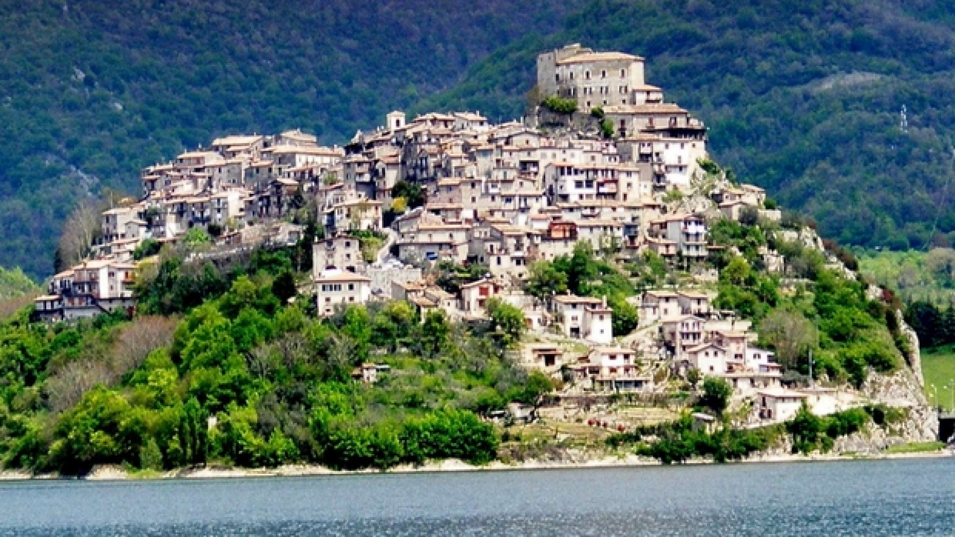 Immagine di L'Italia dei beni comuni è vitale e chiede spazio