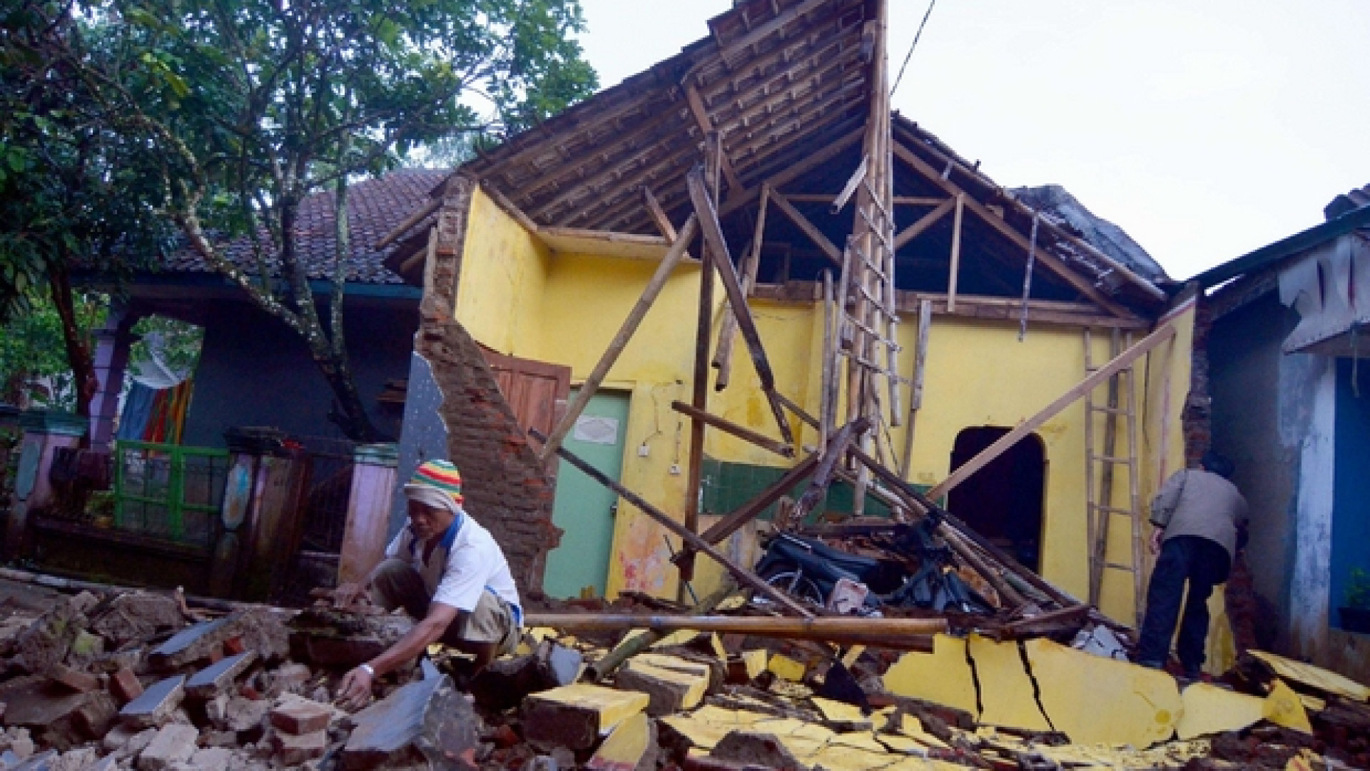 Immagine di Terremoto a Giava. «Crolli e 3 vittime»
