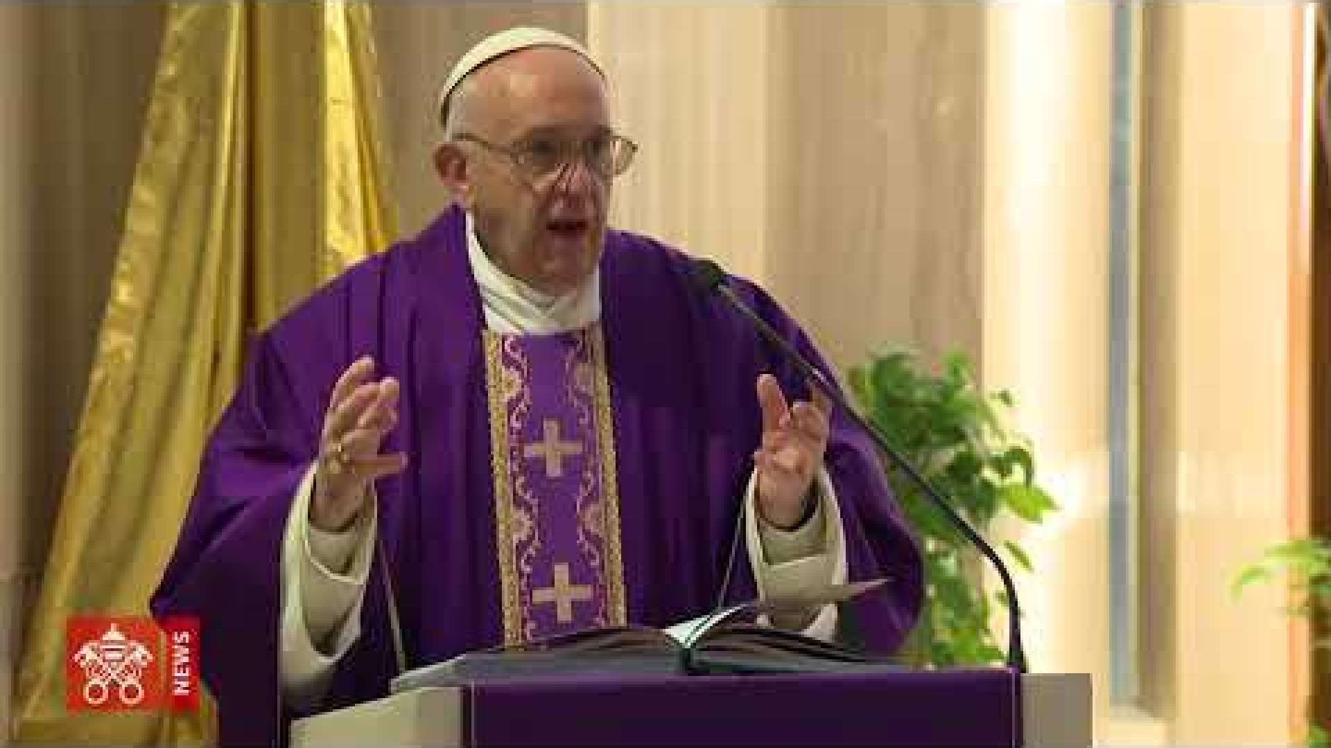 Immagine di Papa Francesco: i cristiani siano gioiosi, no a faccia da veglia funebre