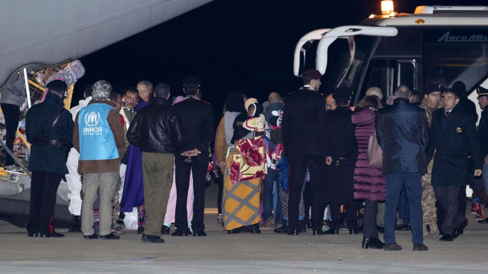Immagine di Primo corridoio umanitario Cei-governo: in Italia 162 profughi dalla Libia