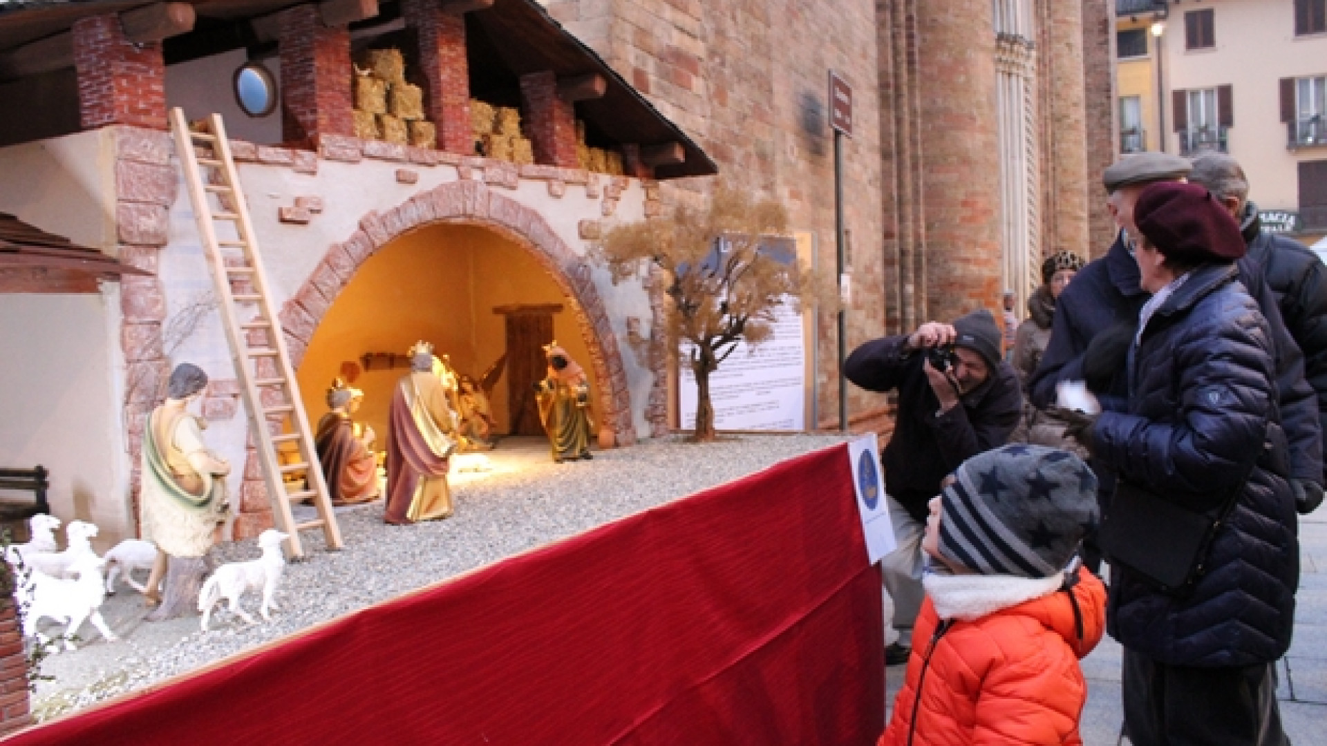Immagine di Gli occhi giusti davanti al presepe. Incontro a Dio e agli altri