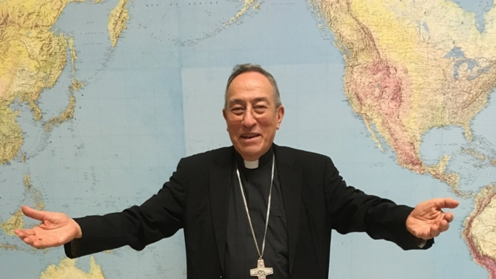 Immagine di Rodriguez Maradiaga: «Falsità sui fondi». E il Papa lo rincuora