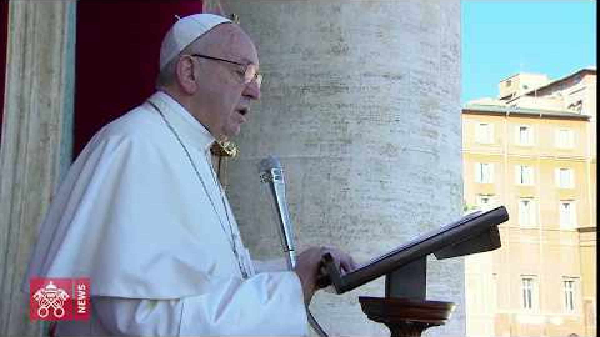 Immagine di Papa Francesco: nei volti dei bimbi sofferenti riconosciamo Gesù Bambino