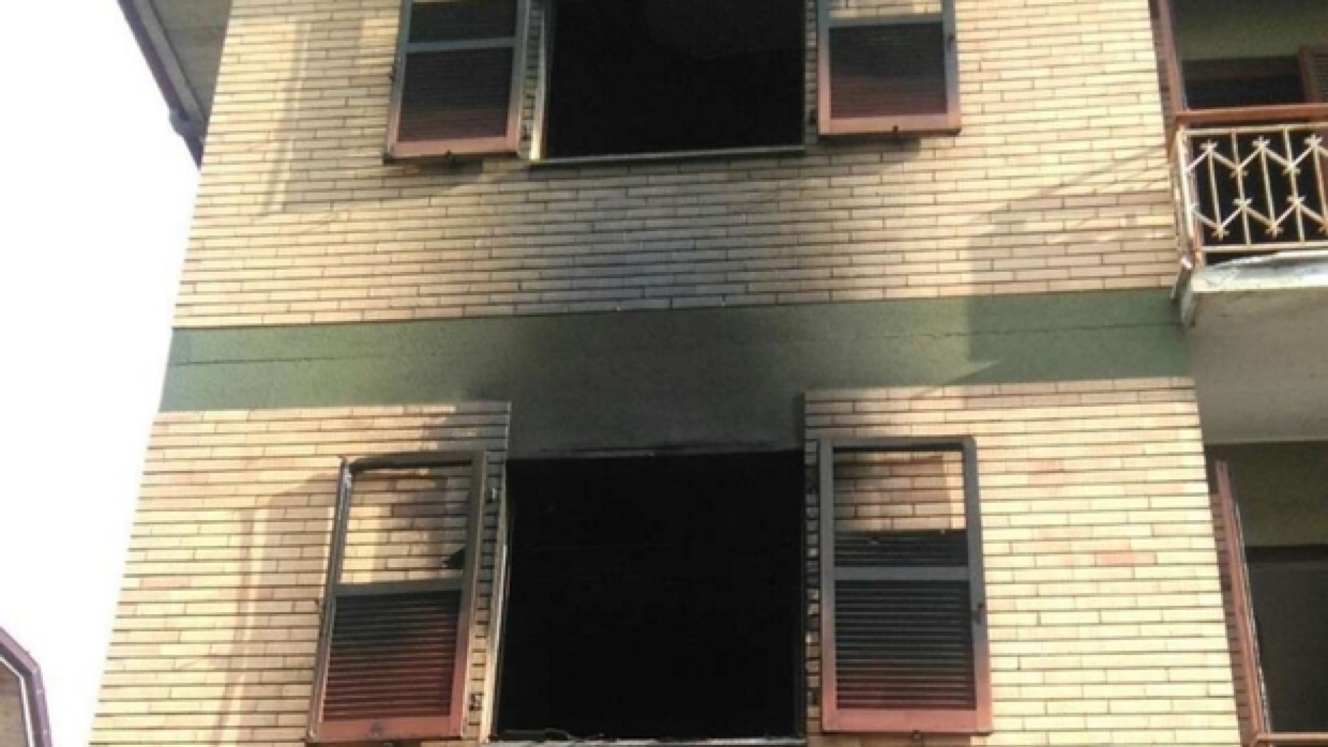 Immagine di Casa per minori incendiata Gli inquirenti: «Odio razziale»