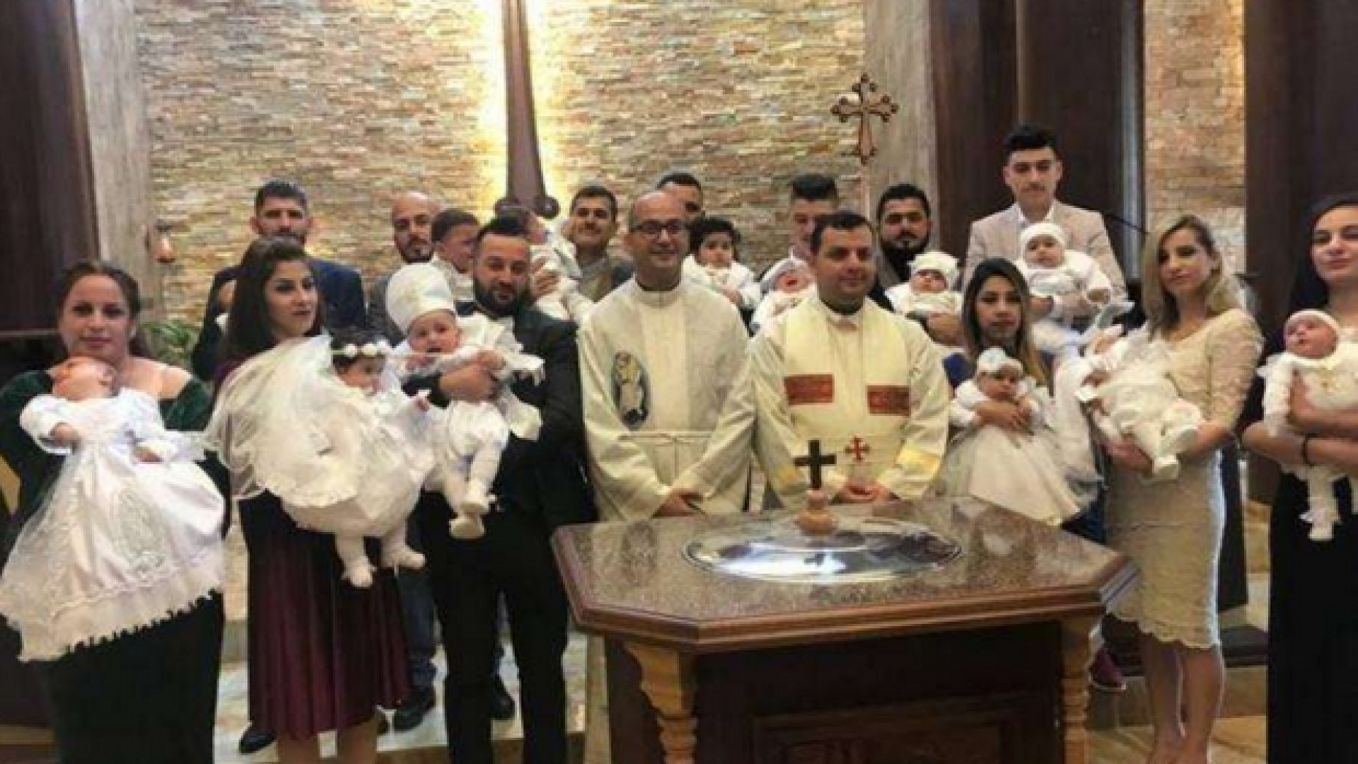Immagine di Dopo la persecuzione a Tellesqof i cristiani ripartono con 13 battesimi