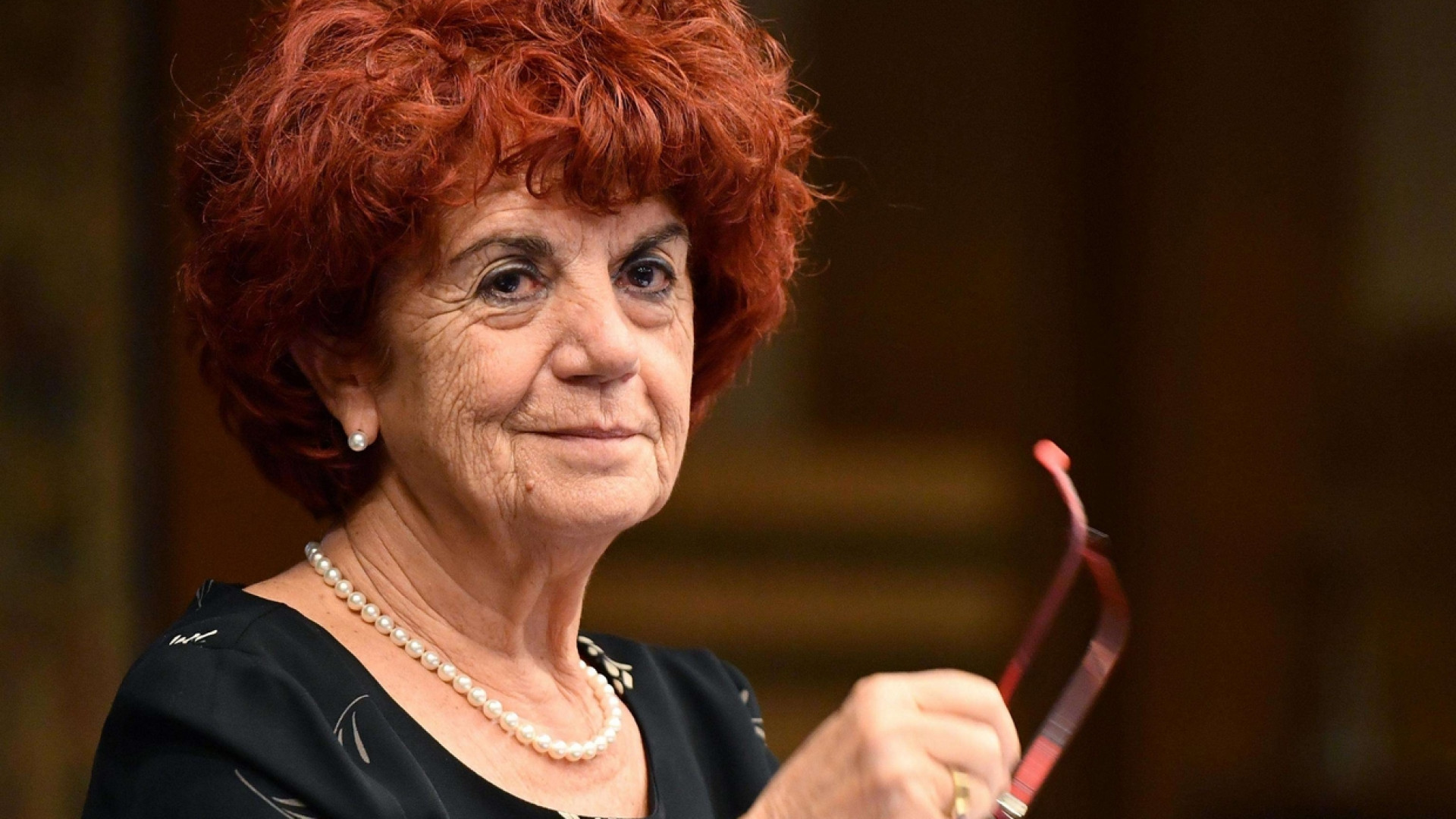 Immagine di Smartphone in classe, sì o no? Interviene la ministra Fedeli