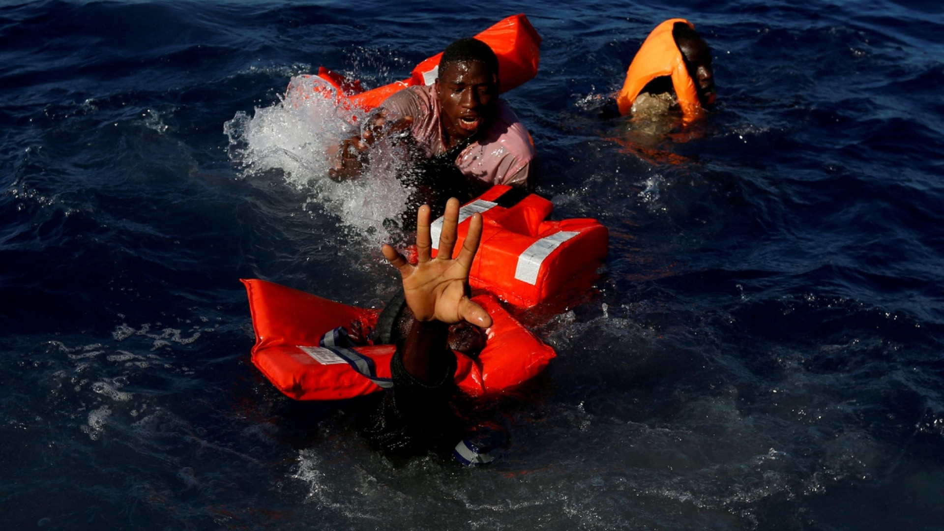Immagine di Le proposte dei partiti: «Sì ai corridoi, regolare i flussi»