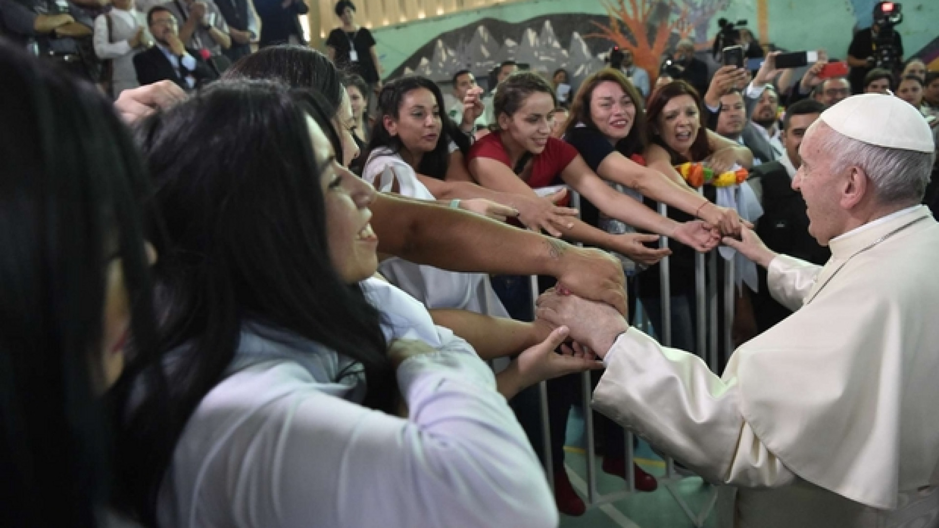 Immagine di Il Papa in Cile: non abbiamo bisogno di supereroi, ma di compassione