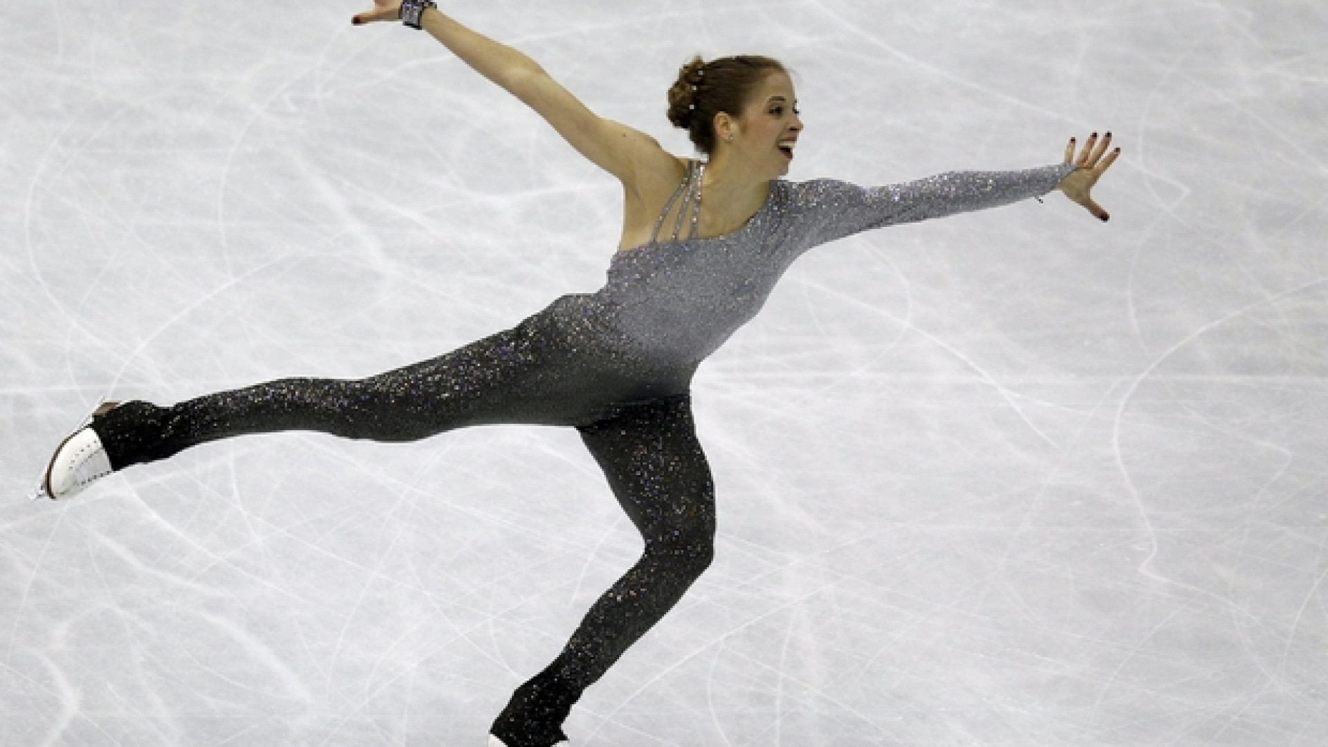 Immagine di Carolina Kostner: «Come mettersi in gioco pattinando sul mondo»